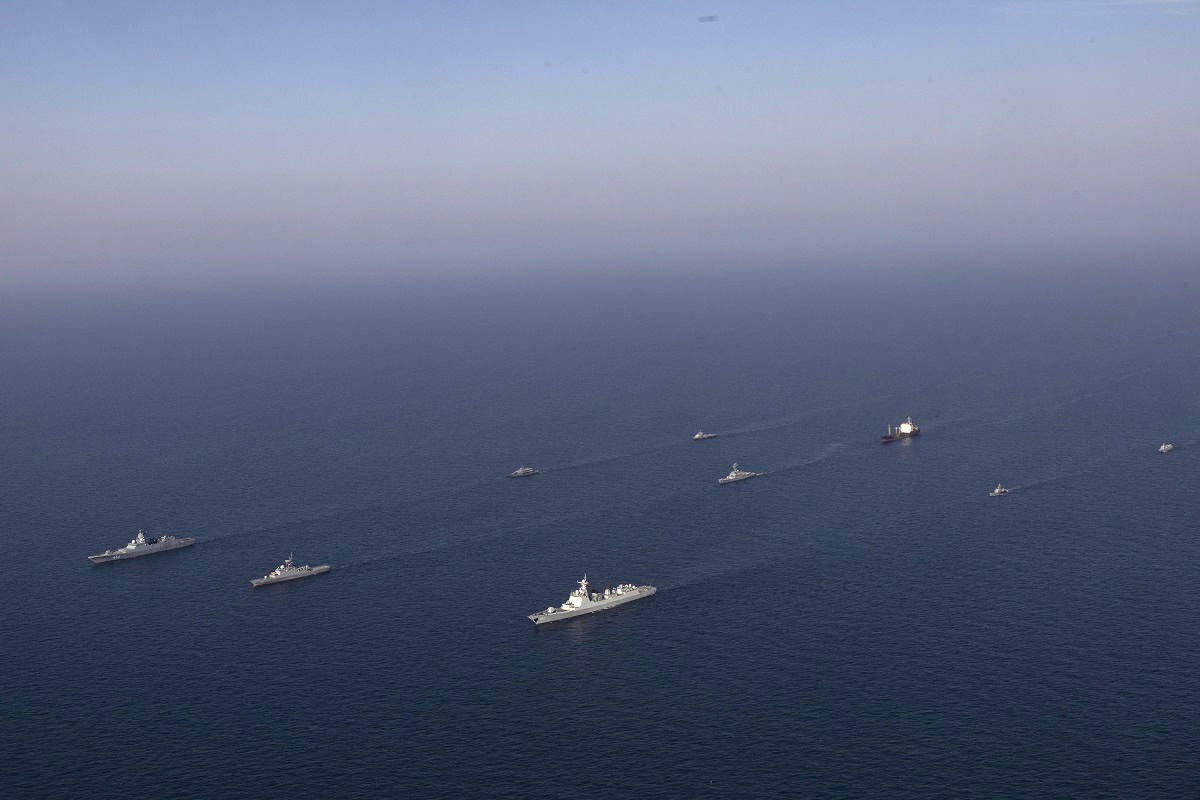 Vários navios atingidos e em chamas no Golfo em nova escalada militar