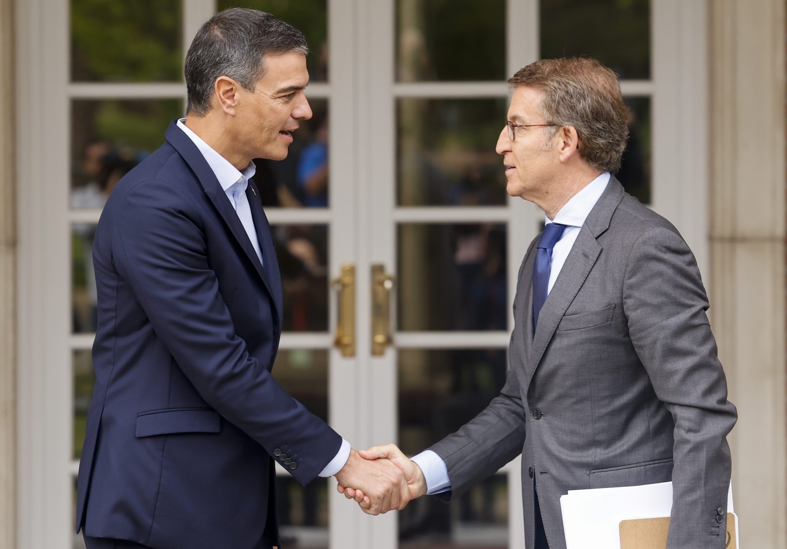 Reunião entre Feijóo e Sánchez marcada para quarta-feira no parlamento de Madrid