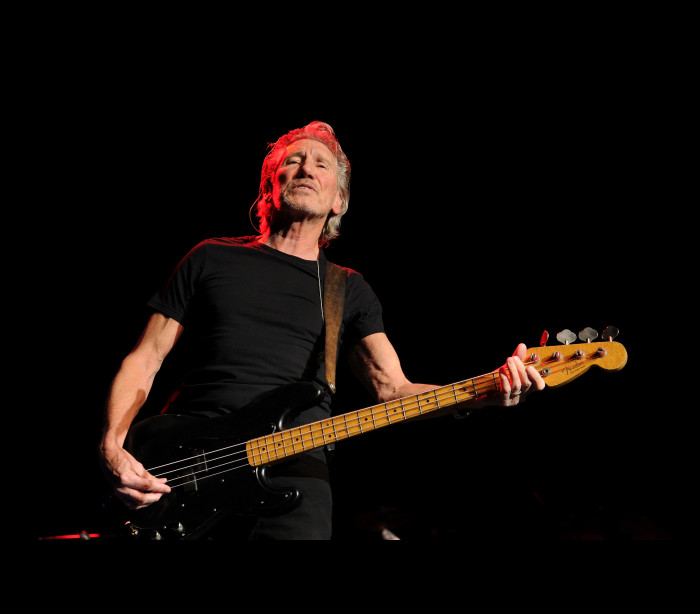 Roger Waters canta contra a mudança da embaixada americana para Jerusalém