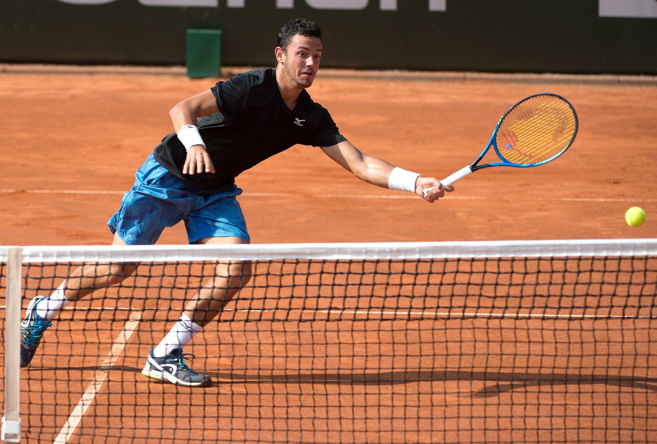 Tenista Gonçalo Oliveira eliminado dos oitavos de final do torneio de Fergana