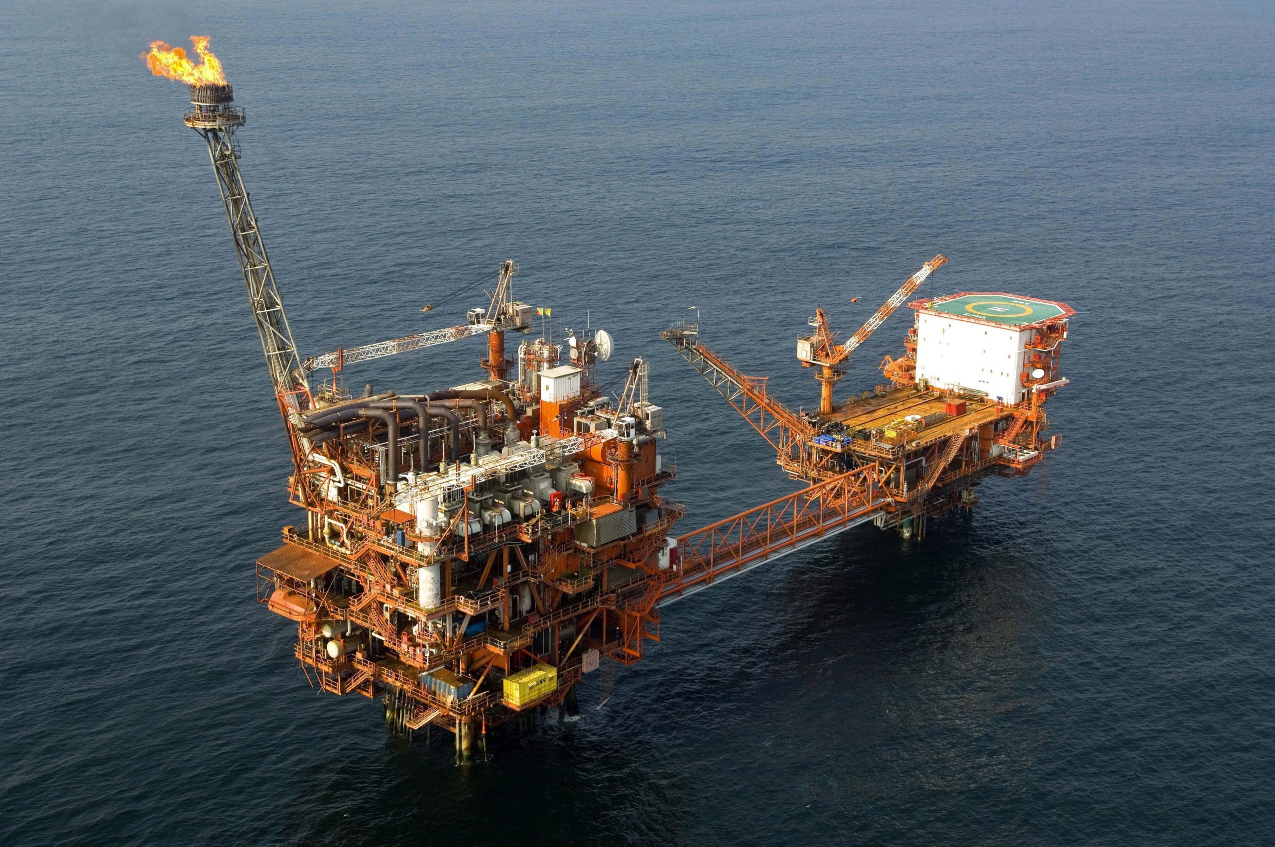 Barril de Brent fecha em alta de 69,26 dólares com novo máximo desde 2014