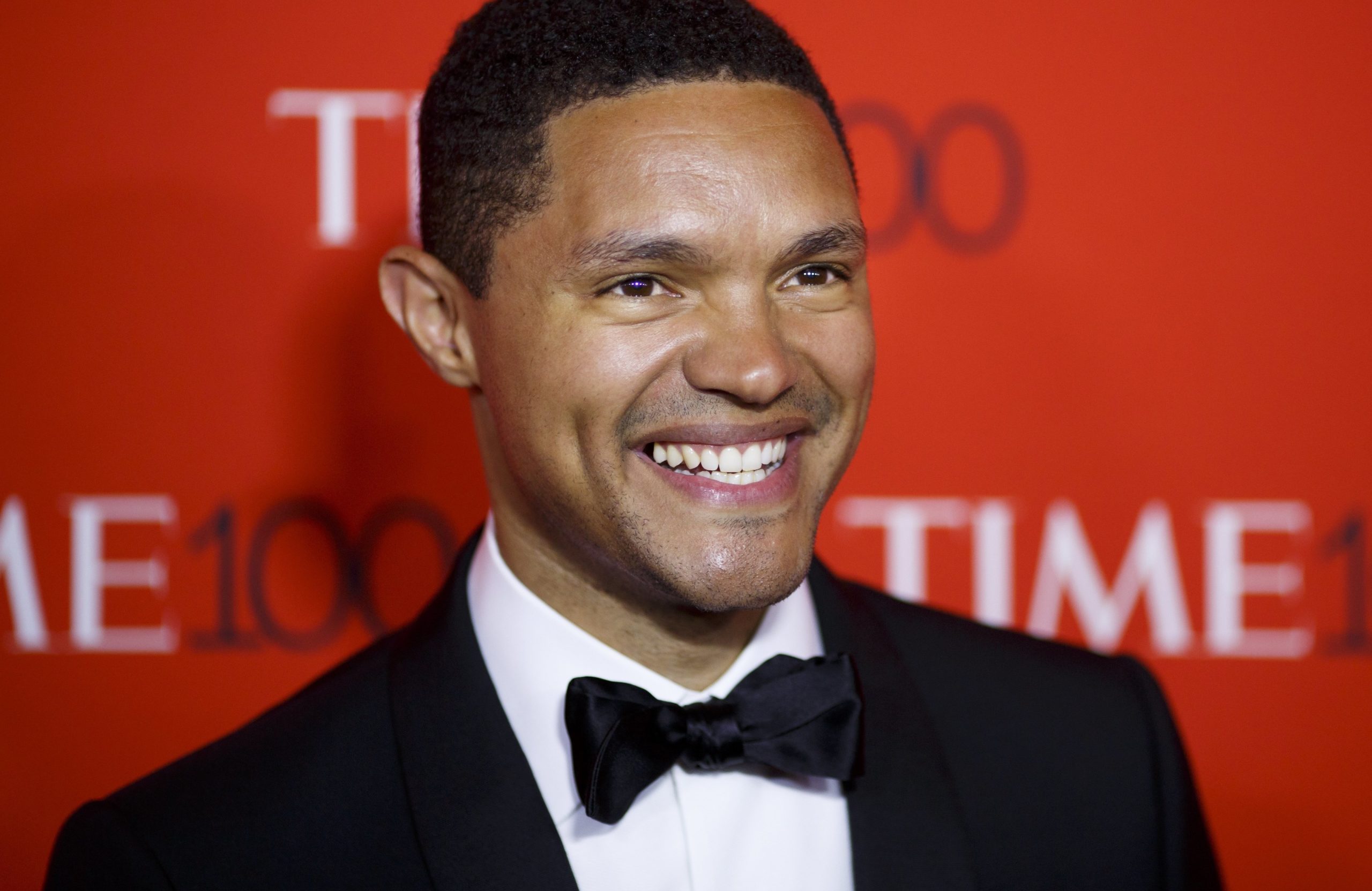 Trevor Noah pede desculpa depois de brincar com o conflito entre a Índia e o Paquistão