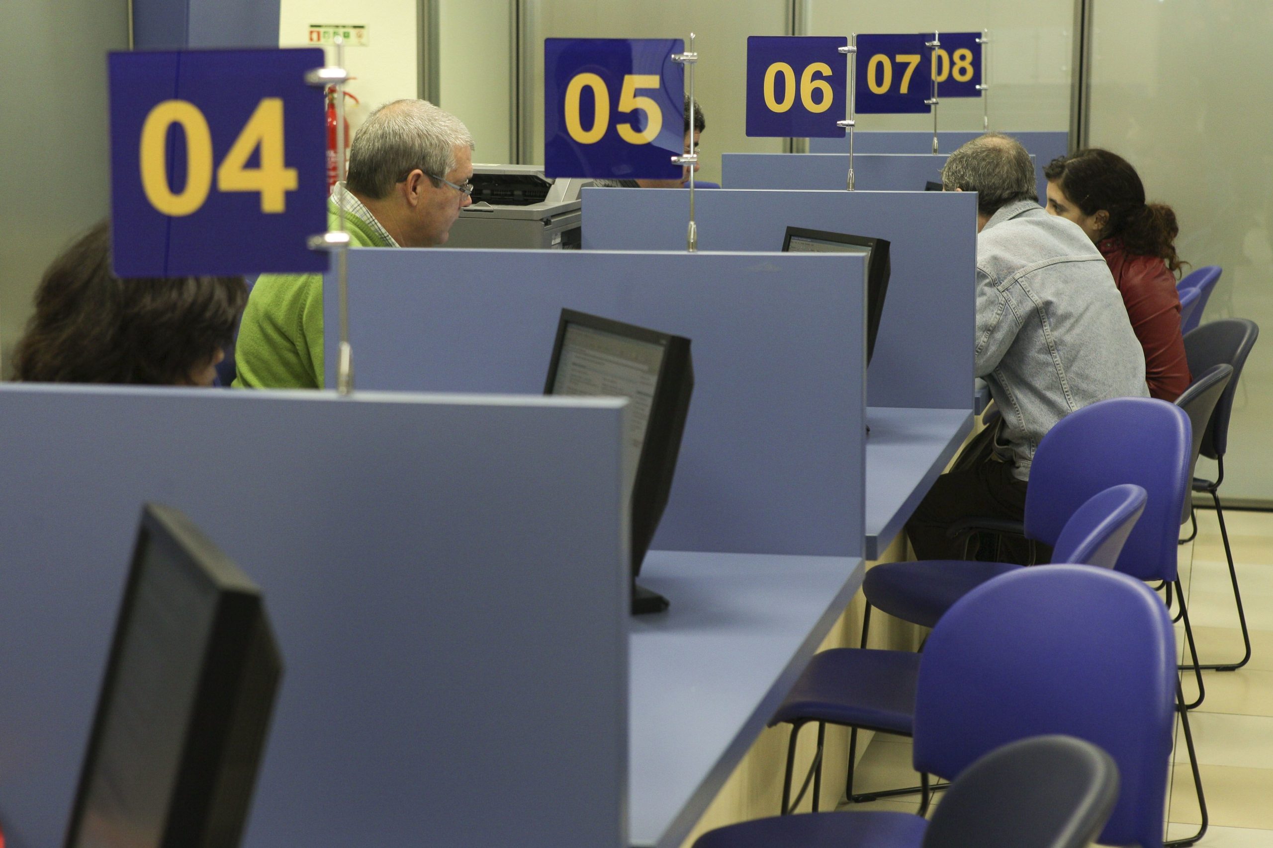 Funcionários públicos que se mudem para o interior recebem mais 4,77 euros por dia e 2 dias de férias