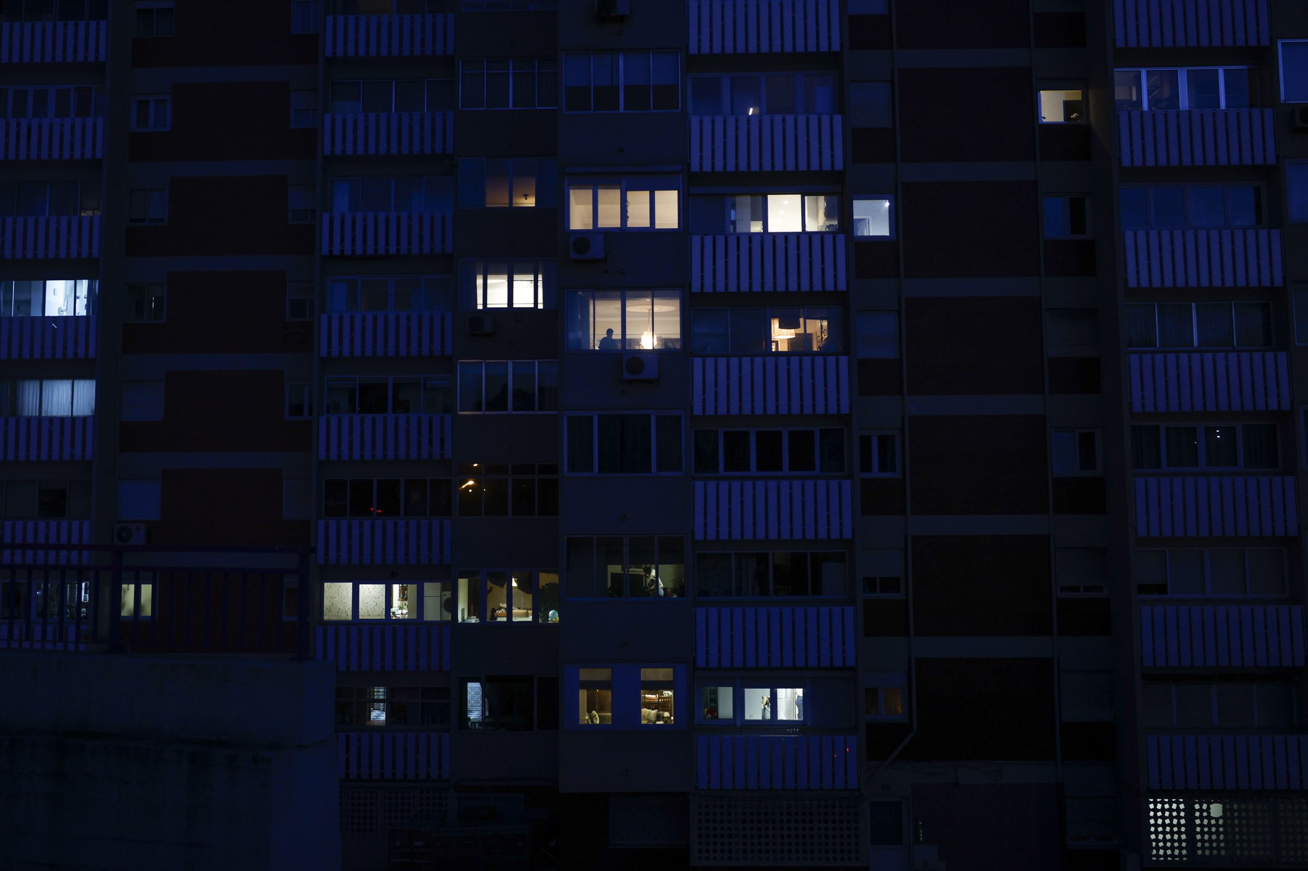Há um ano, Portugal, Espanha e partes de França estavam sem luz. Tudo o que se sabe sobre o apagão