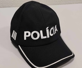 Falso polícia engana condutores com crachá verdadeiro. Foi detido pela PSP na Marinha Grande
