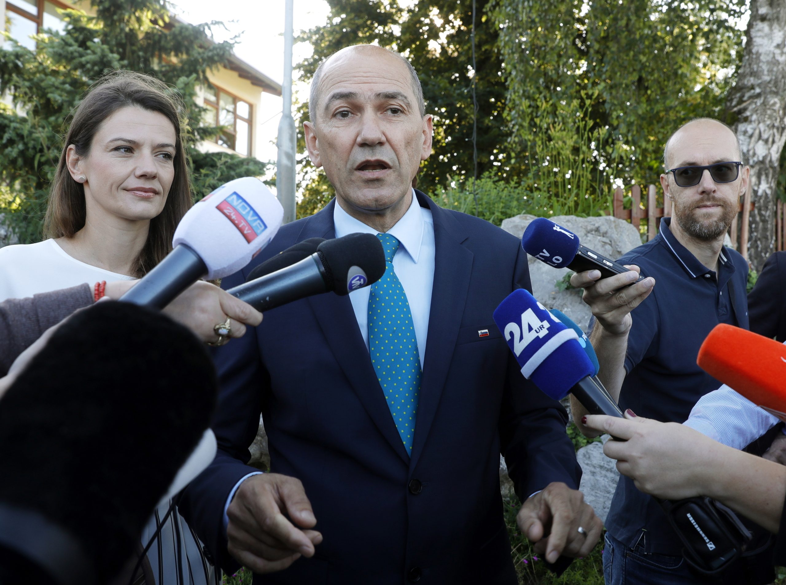 Conservador Janez Jansa vence legislativas na Eslovénia mas sem maioria