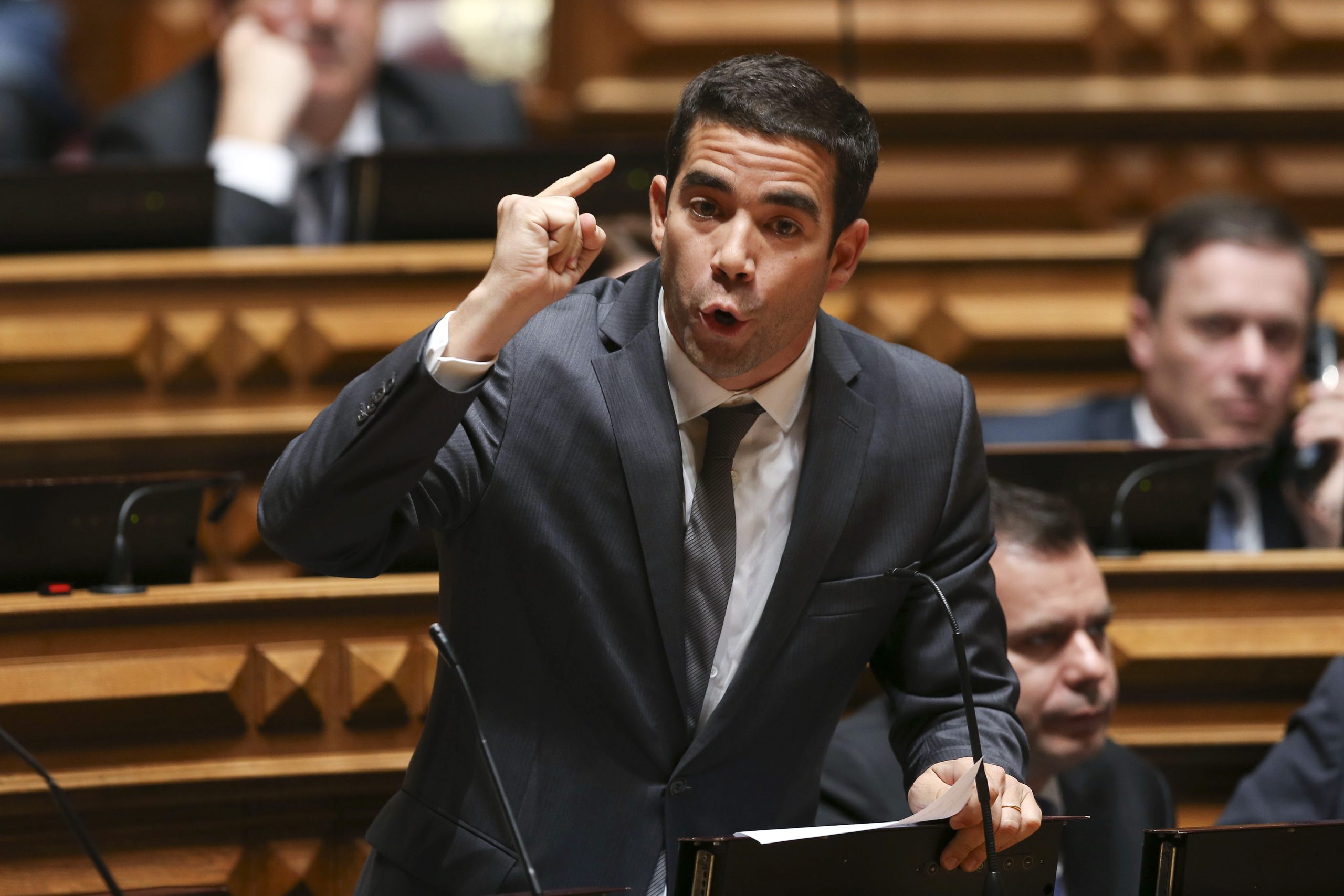 OE2017: PSD diz que “aumento de impostos é errado”