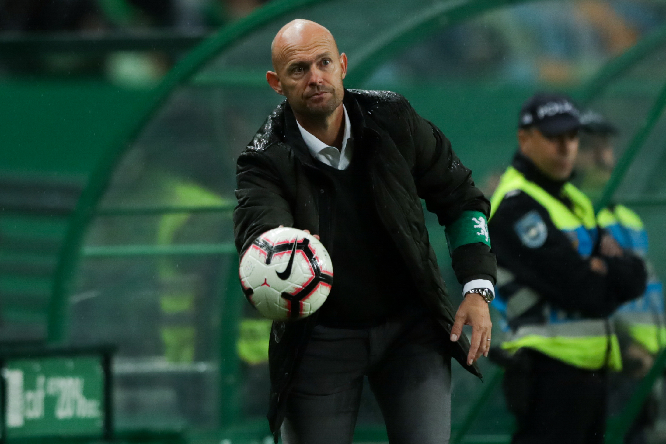Vaarwel, Marcel. Holandês deixa Alvalade