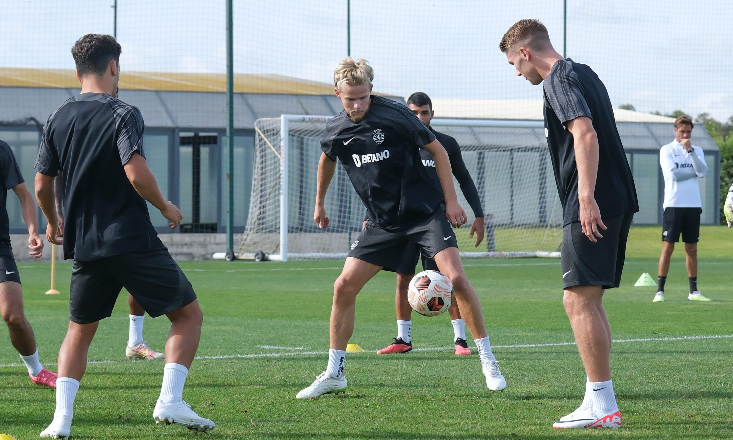 Sporting inicia caminhada com os ‘olhos’ no acesso direto aos ‘oitavos’ da Liga Europa