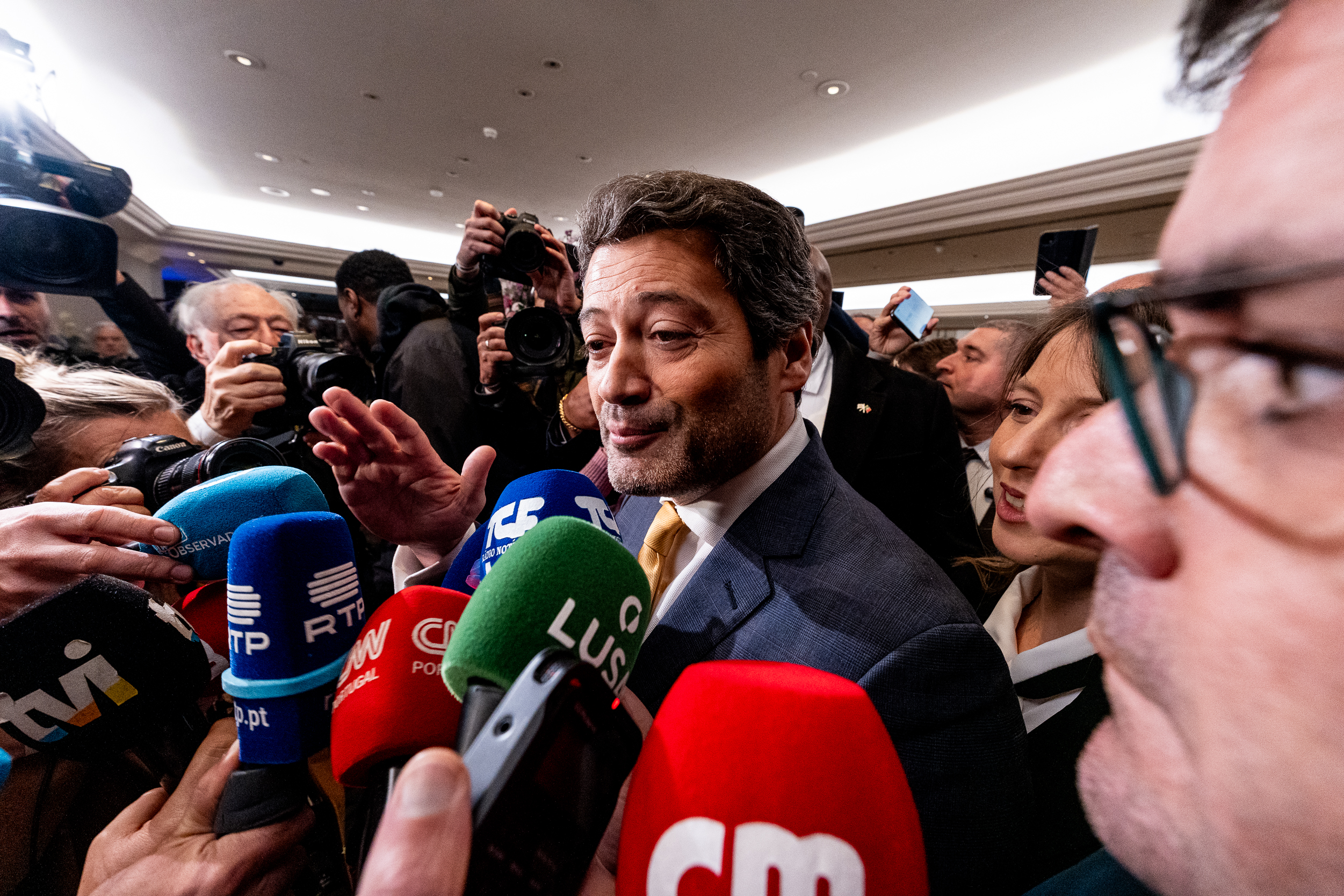 Chega aceita condições de Aguiar-Branco e comissão a Luís Neves avança