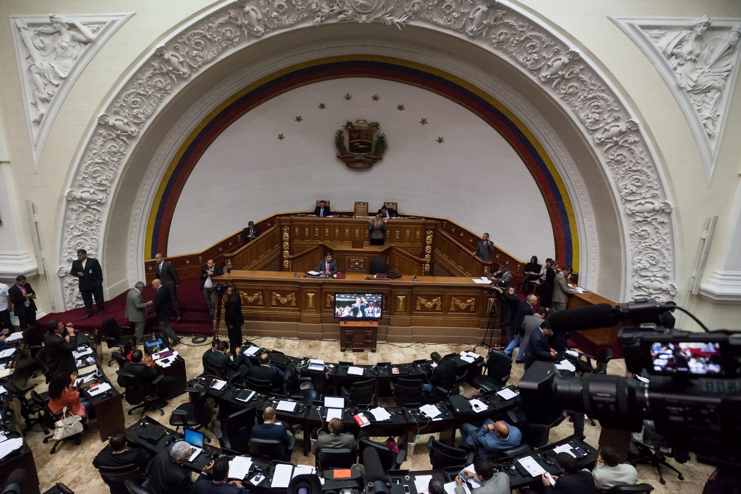 Parlamento declara ‘ruptura da ordem constitucional’ na Venezuela