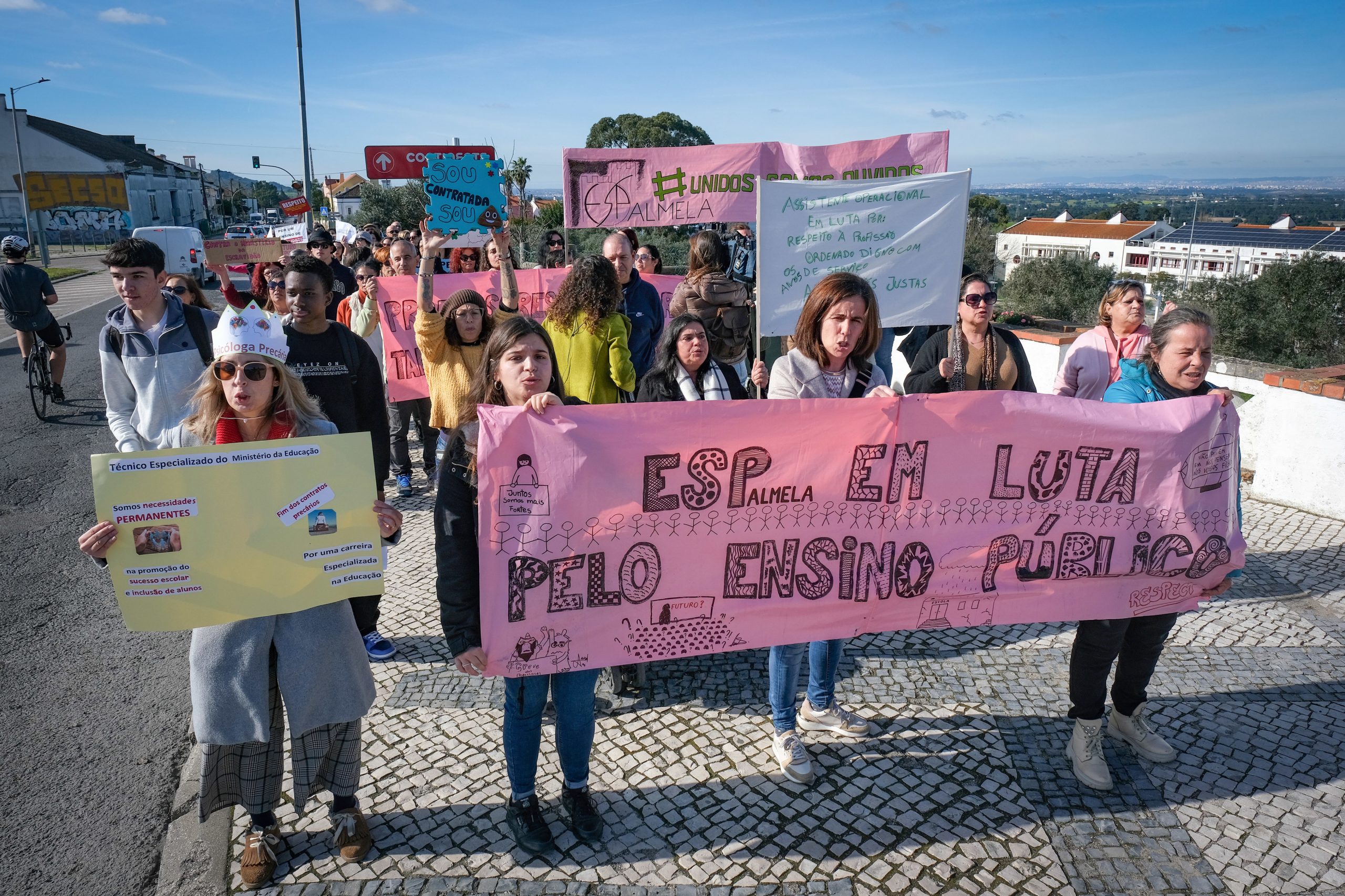 Professores de Palmela desfilaram pela dignificação das carreiras e da escola pública