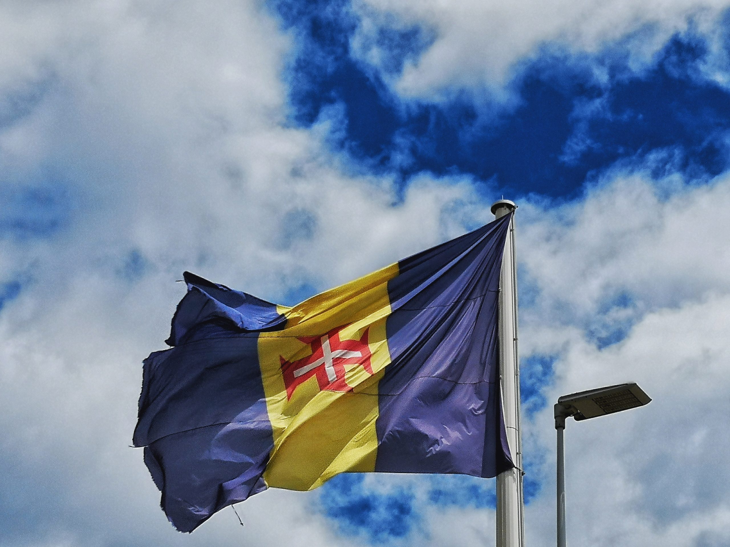 Madeira não acatou normas orçamentais de utilização de saldos bancários em 2023
