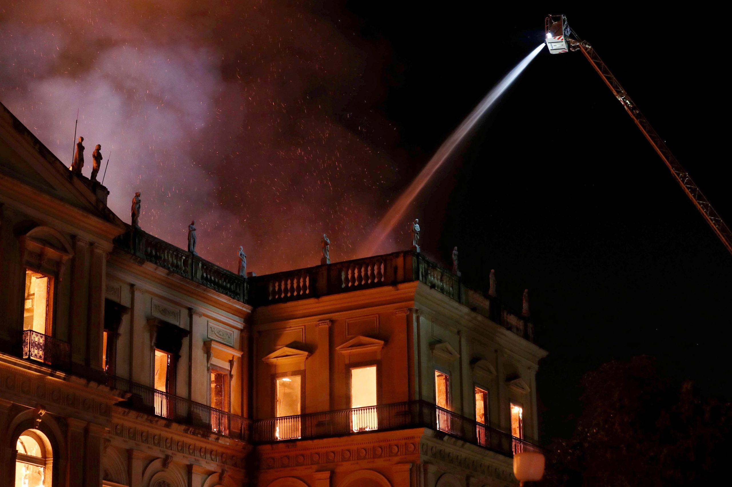 Museu Nacional apela a devolução de peças do acervo encontradas após o incêndio