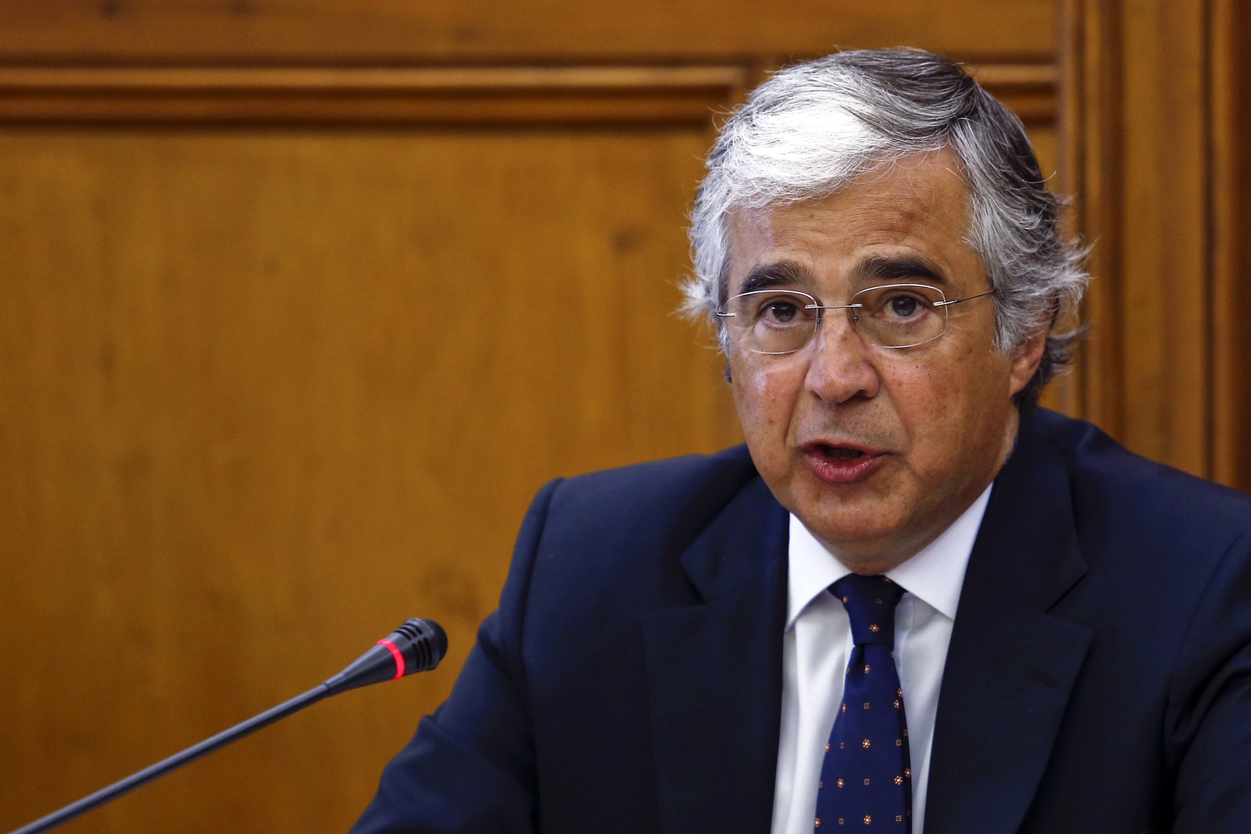 José Pedro Aguiar-Branco: “Não permitirei que esta seja a comissão dos SMS”