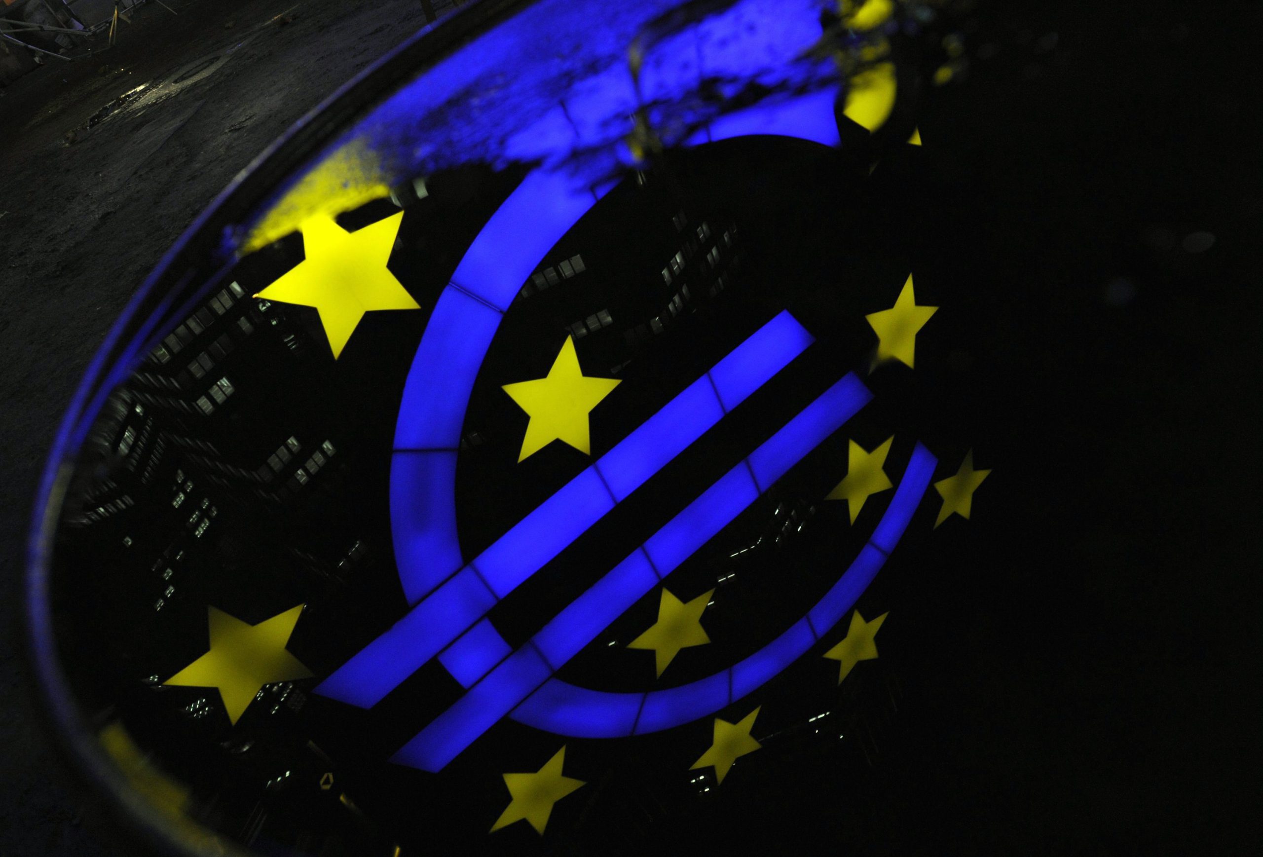 Regras do fundo de resgate europeu não permitem redução do juro proposta por PS/BE