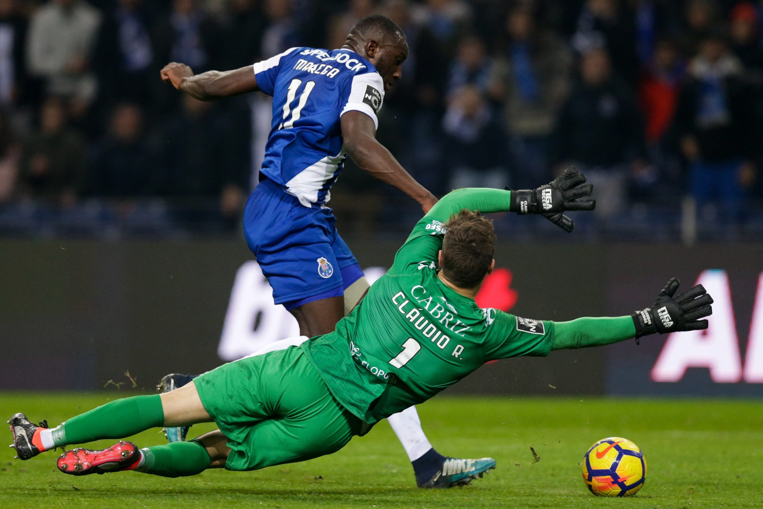 FC Porto vence Tondela e é o novo líder isolado do campeonato