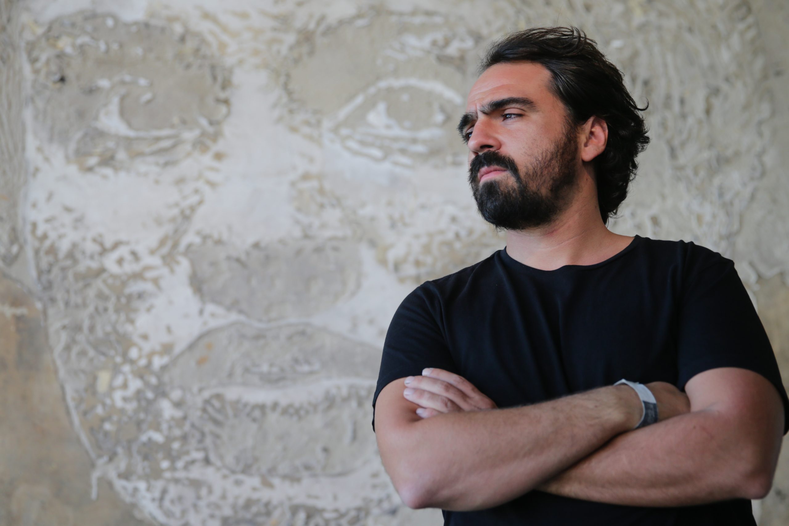 Vhils ofereceu obra para leilão em Londres de apoio à saúde mental masculina