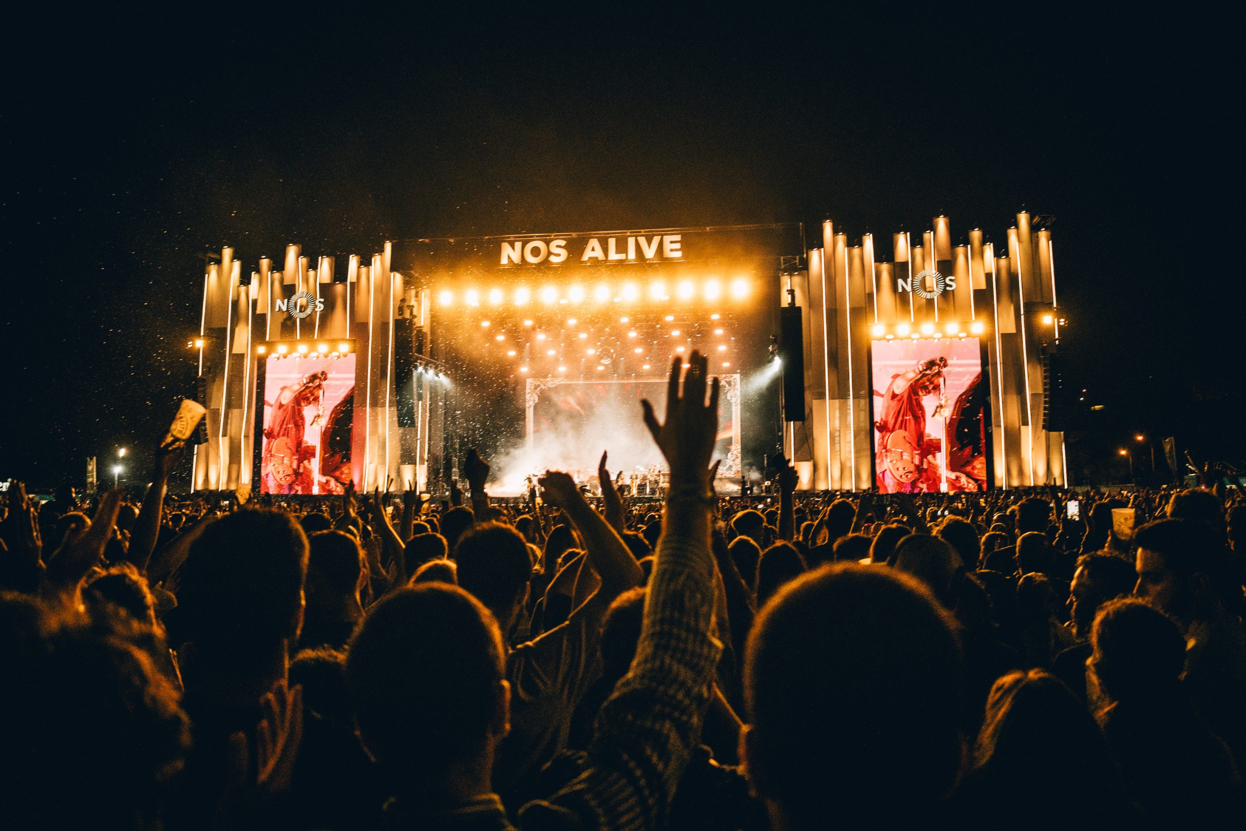 NOS Alive, dia 1. Não faltou nada neste regresso de Arcade Fire