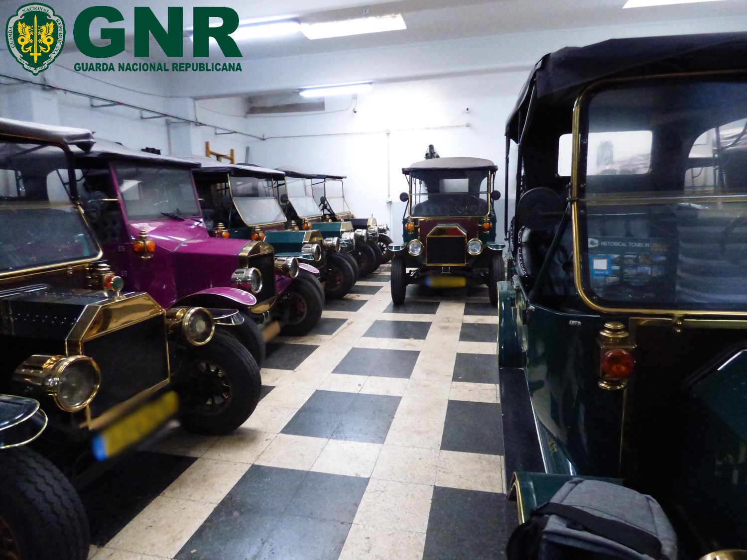 GNR apreende 18 veículos de animação turística em Lisboa e Sintra por suspeitas de falsificação