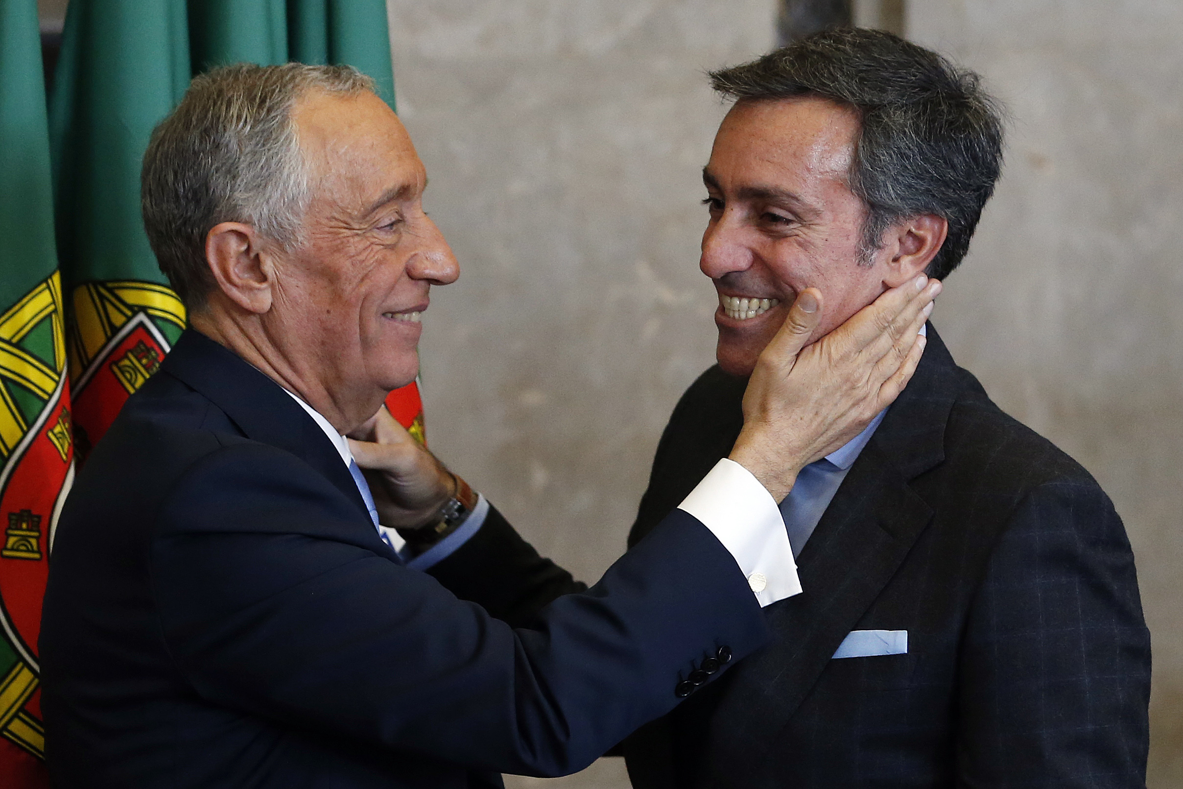 Só para a semana. Marcelo adia decisão sobre depoimento na comissão do caso Gémeas