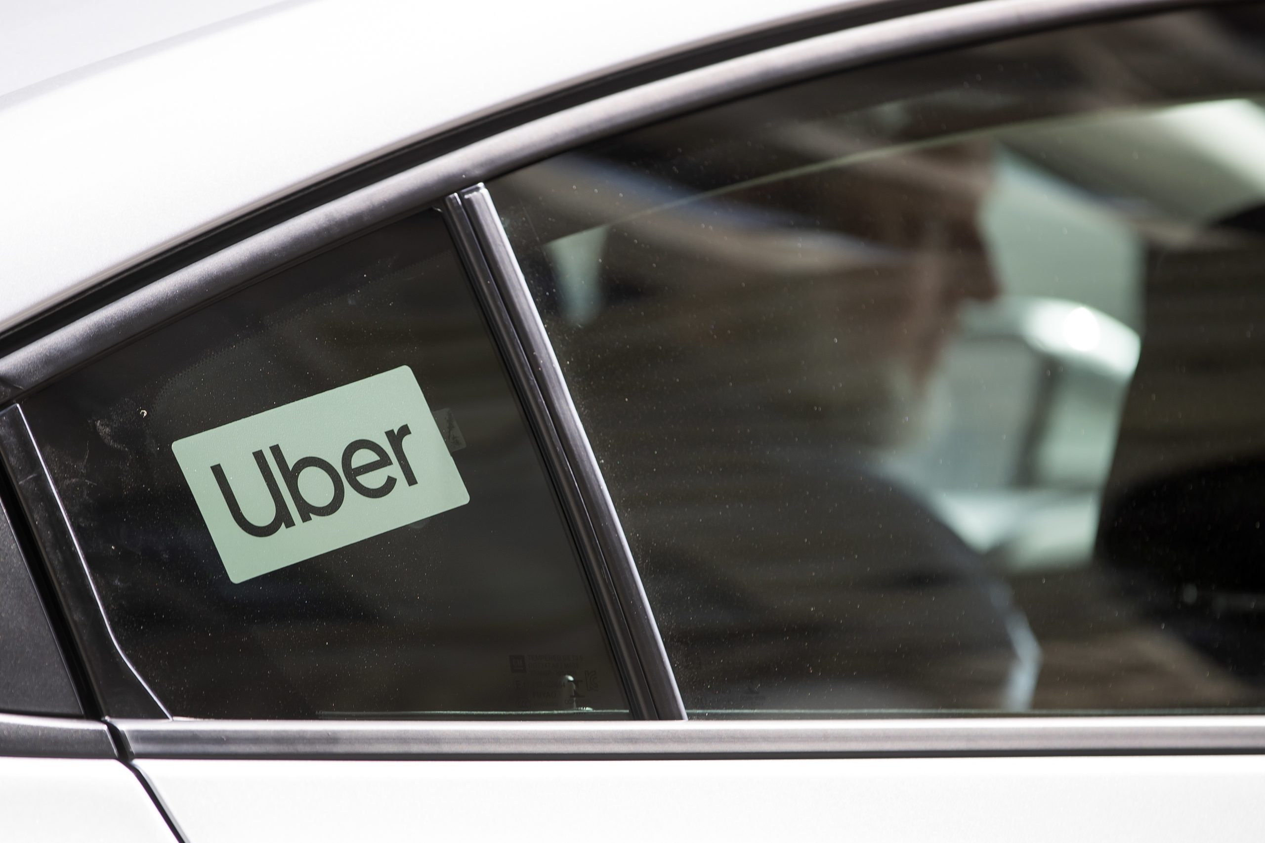 Uber usou práticas ilícitas para expandir negócio, denuncia investigação Uber Files do Consórcio Internacional de Jornalistas