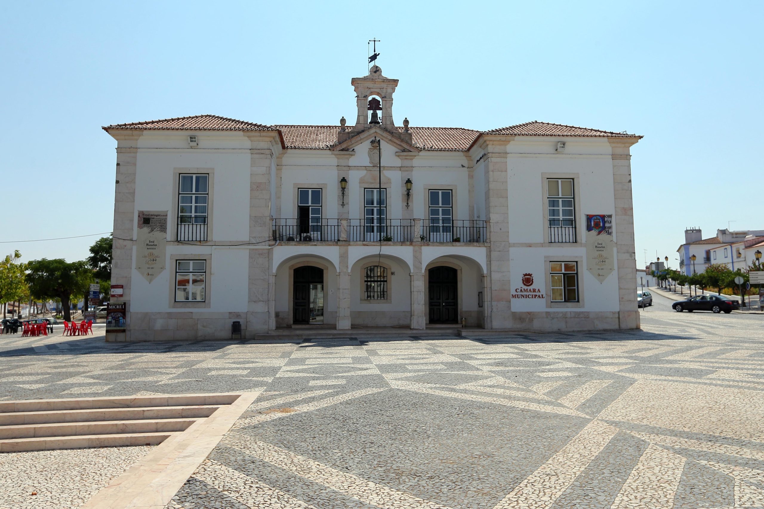 Já floresceram as ruas de Redondo