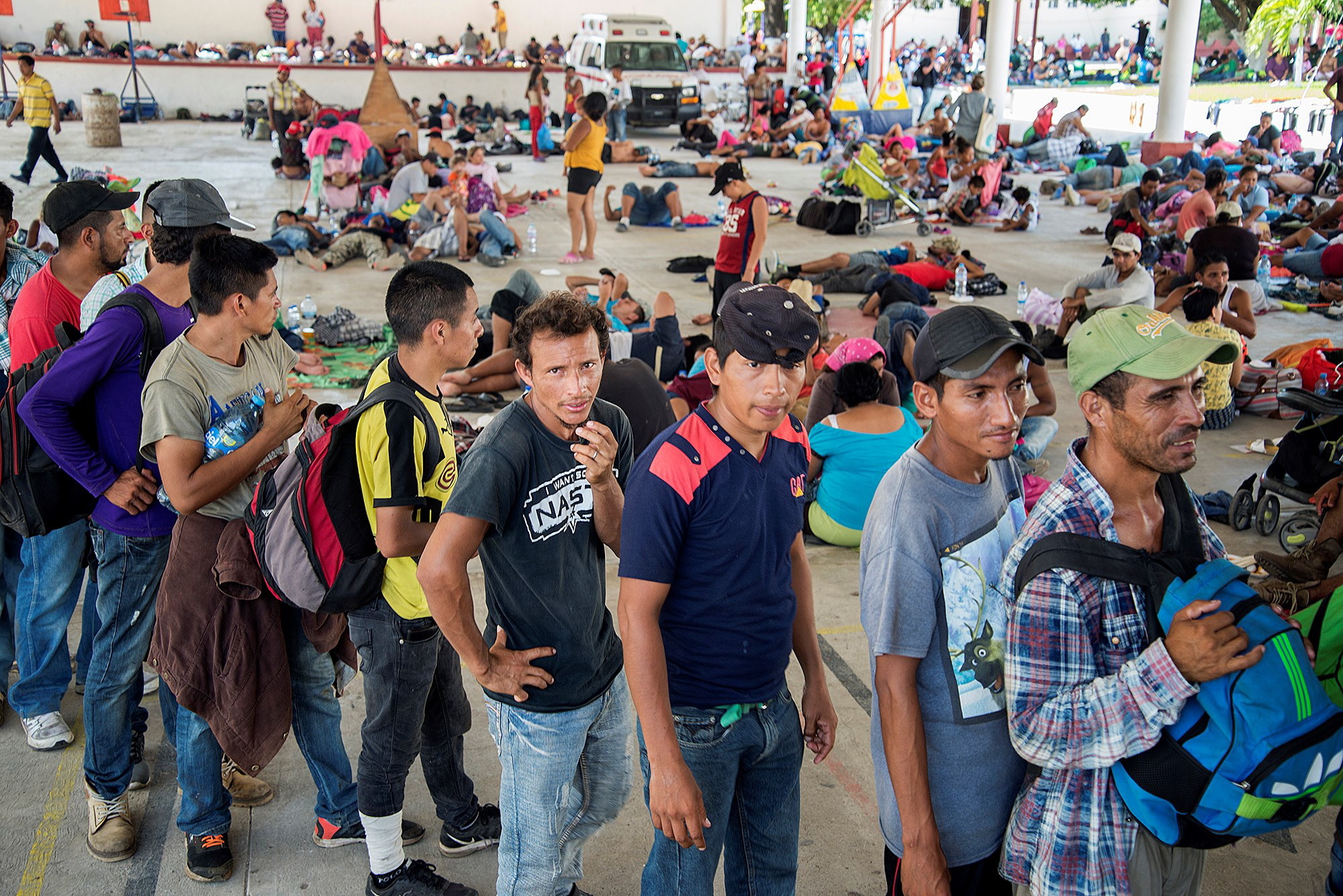 Cerca de 5.500 migrantes que querem entrar nos EUA chegaram à Cidade do México