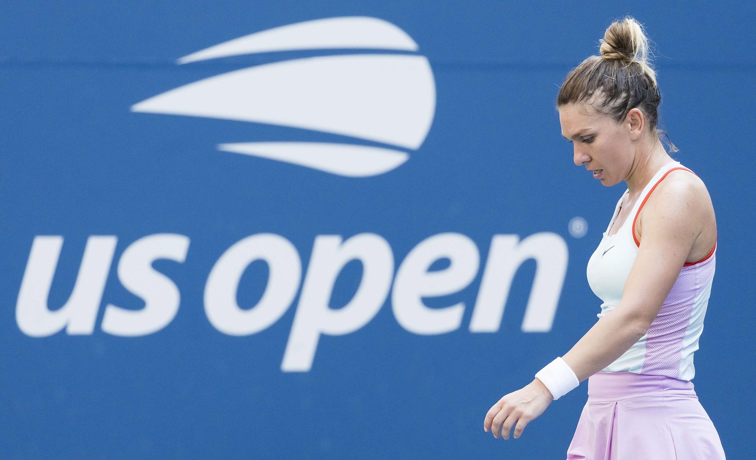 Tenista Simona Halep é suspensa por quatro anos por duas violações de doping