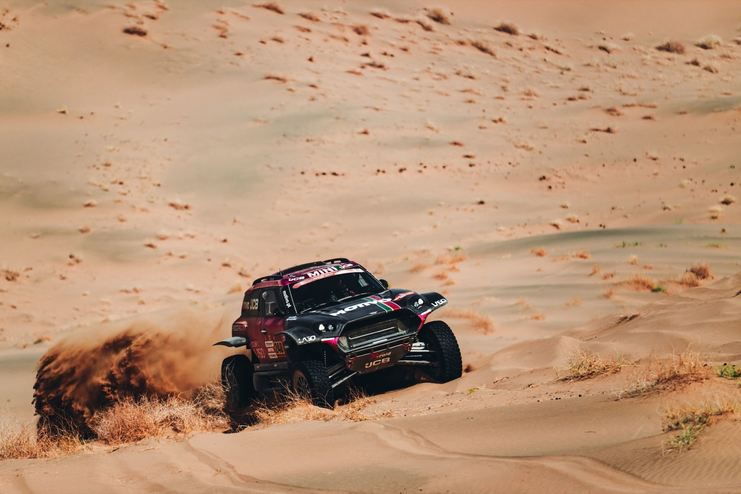 A caminho do final do Rally Dakar, Maria Luís Gameiro teve de lidar com mais furos: “perdemos aí uns quatro ou cinco minutos”