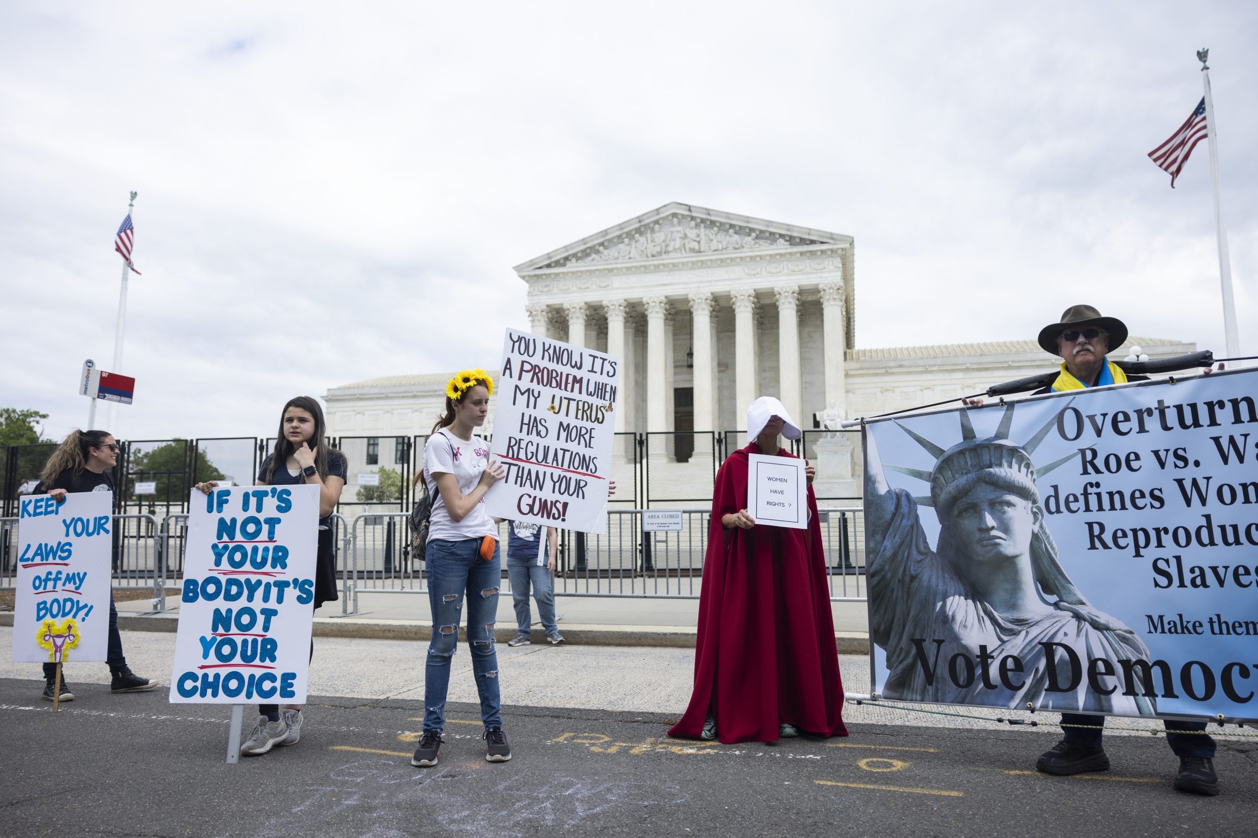 Supremo Tribunal elimina garantia constitucional do direito ao aborto. Missouri é o primeiro estado a proibir