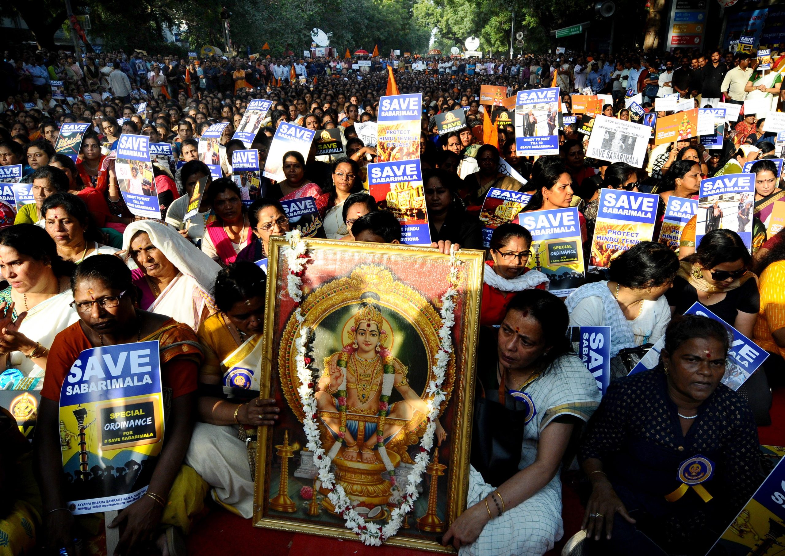 Índia: Protestos paralisam Kerala depois de duas mulheres desafiarem uma proibição centenária