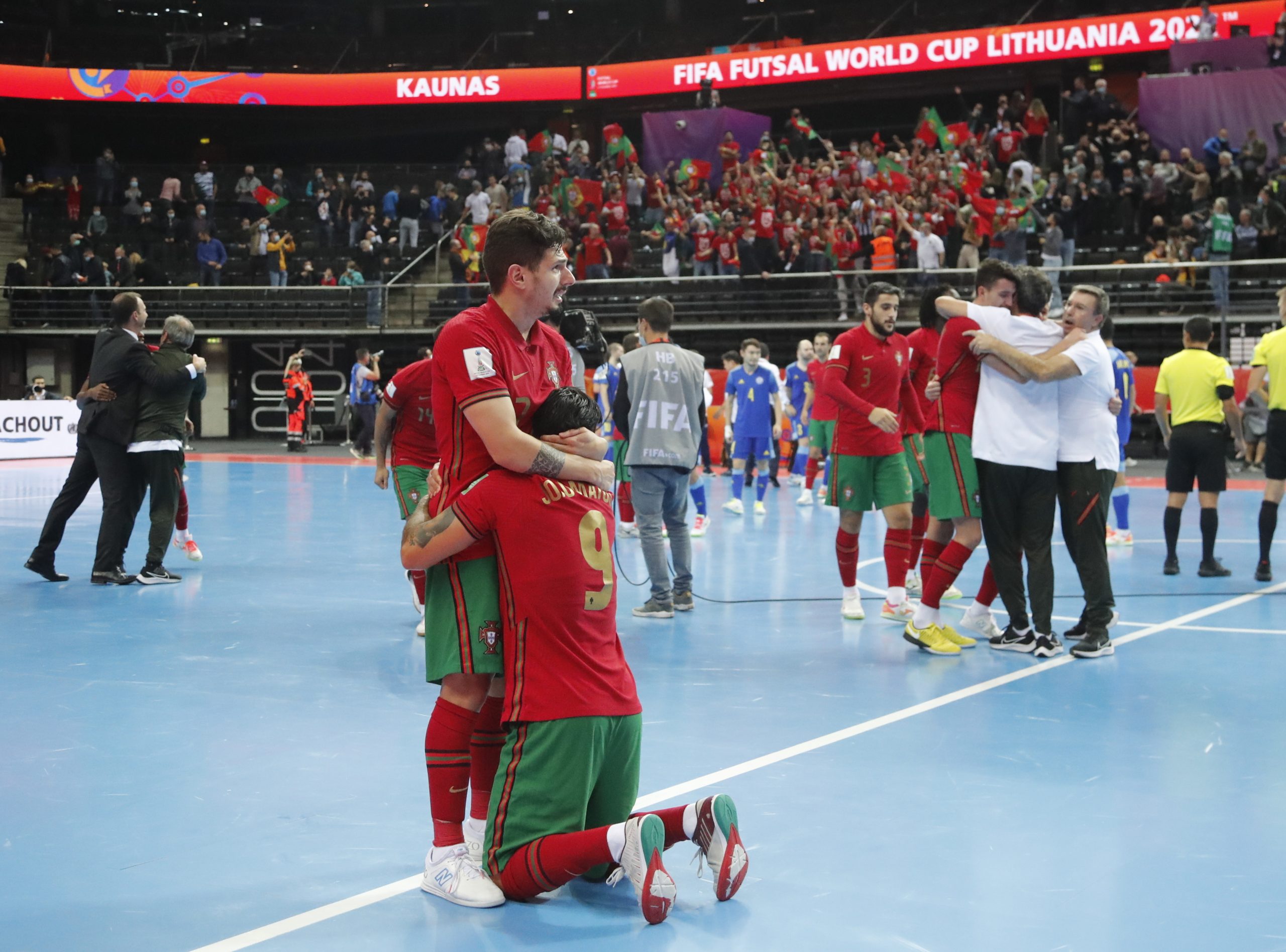“Estamos na final!” Primeiro-ministro felicita seleção portuguesa de futsal por passagem