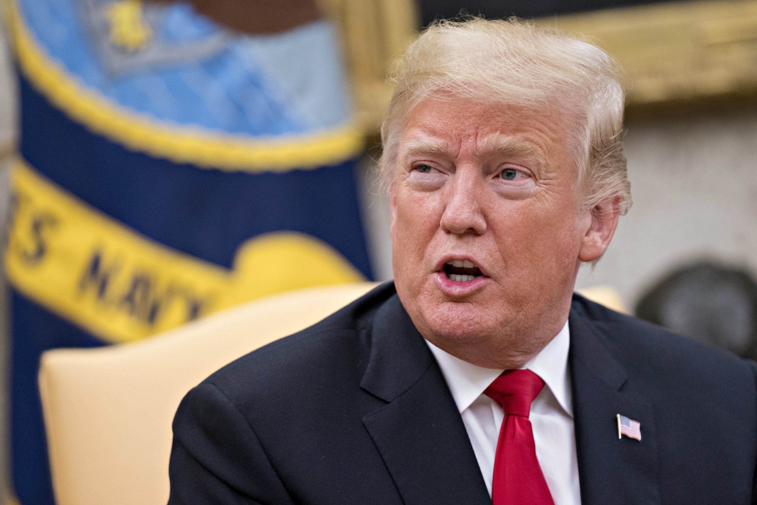 Trump ordena ao FBI que investigue acusações a Kavanaugh