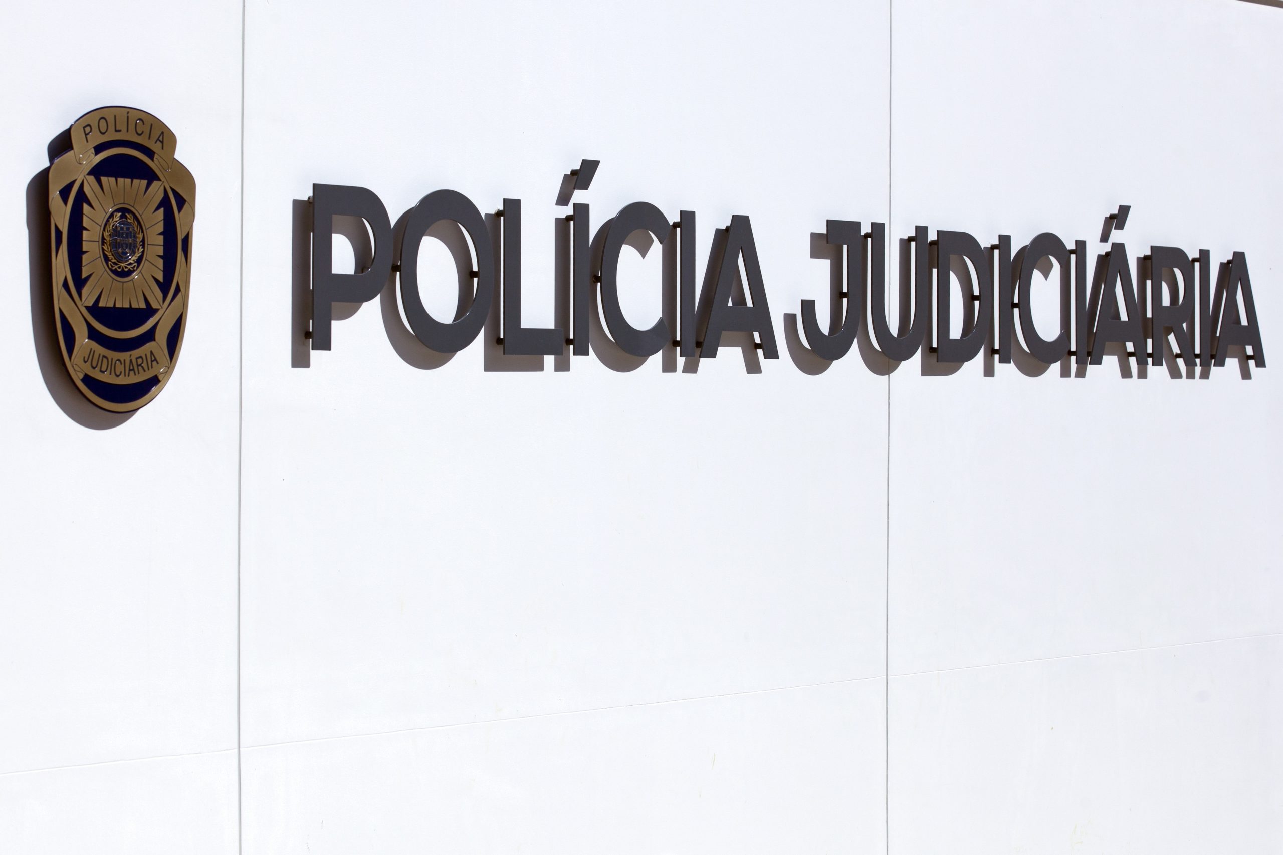 Três detidos por suspeitas de assaltos à mão armada na operação “Placard”