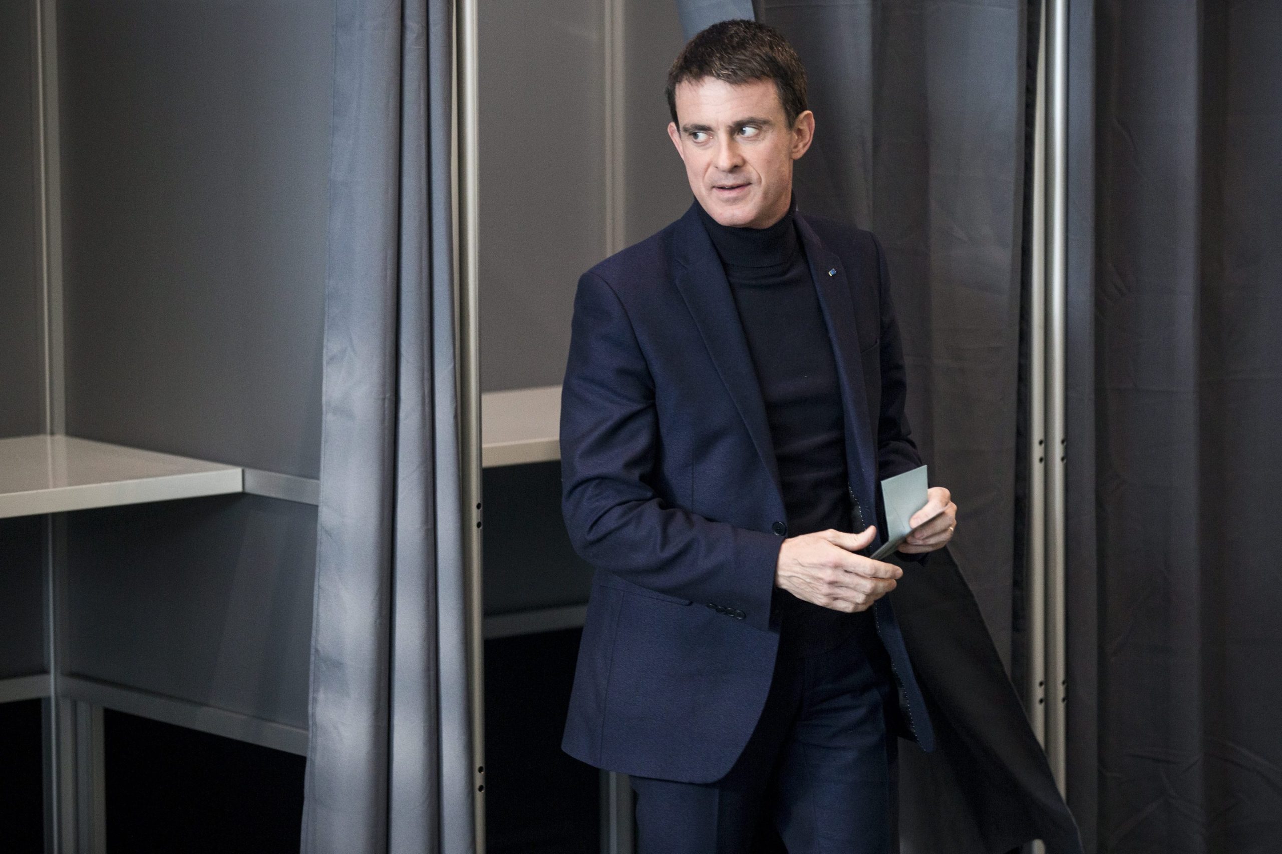 Manuel Valls elege como adversário nas legislativas francesas o “populismo” de Mélenchon