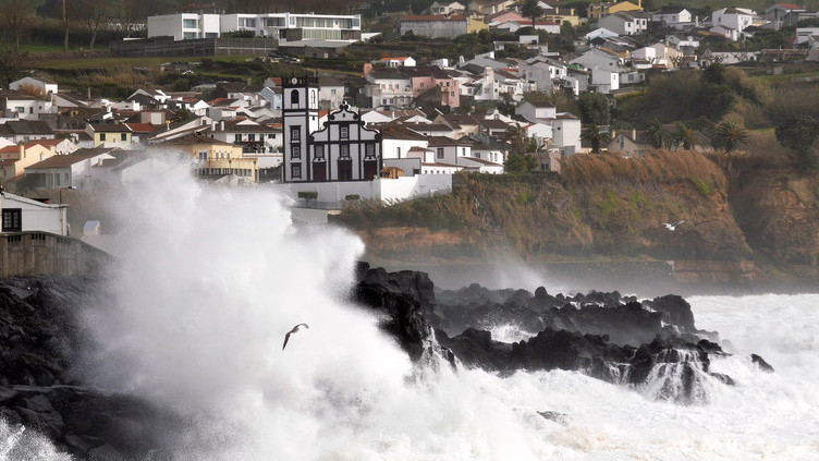 Mau tempo: é esperado vento e agitação marítima forte para a Madeira