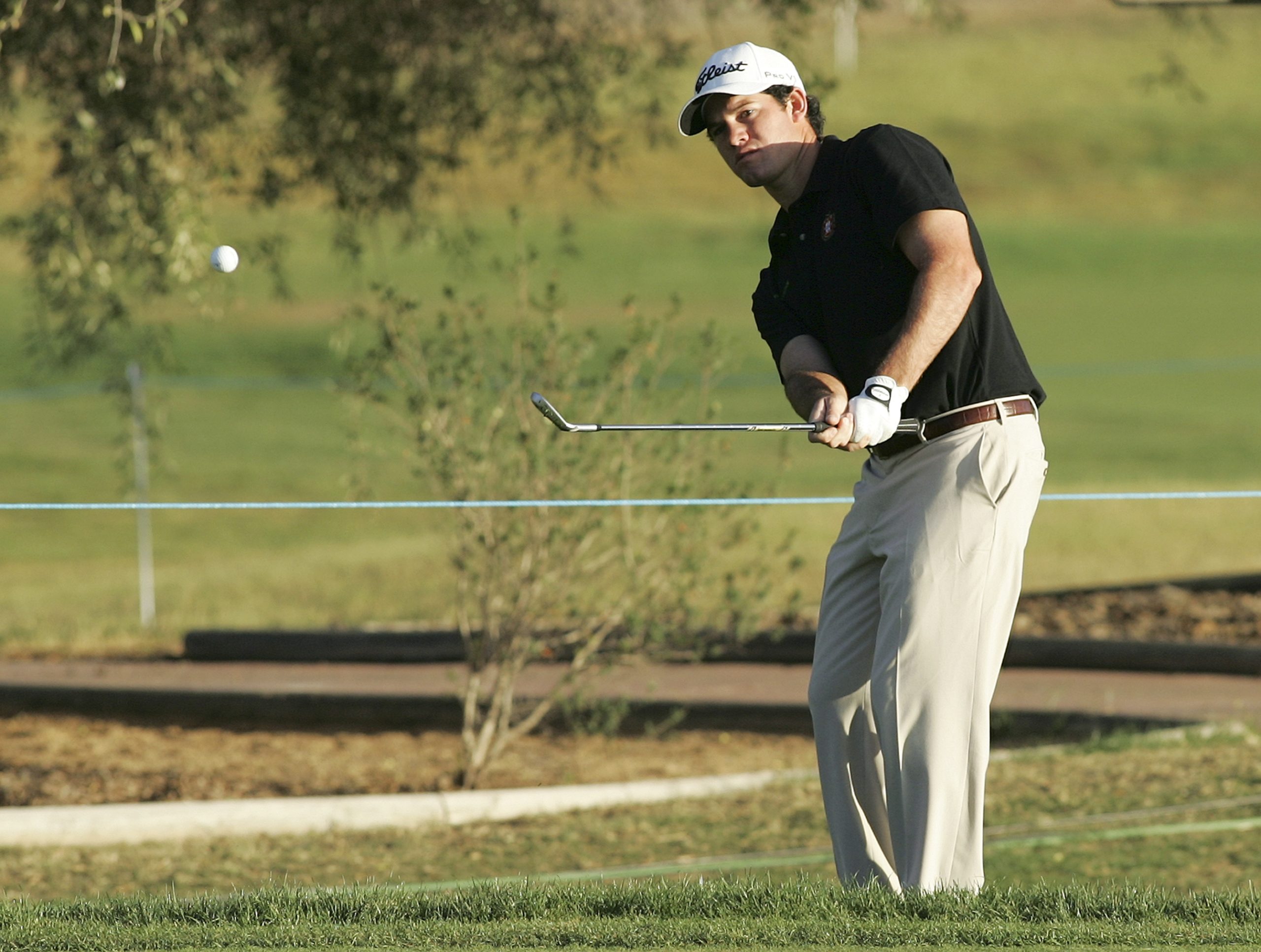 Ricardo Melo Gouveia sobe ao 21.º lugar do Open da China de golfe