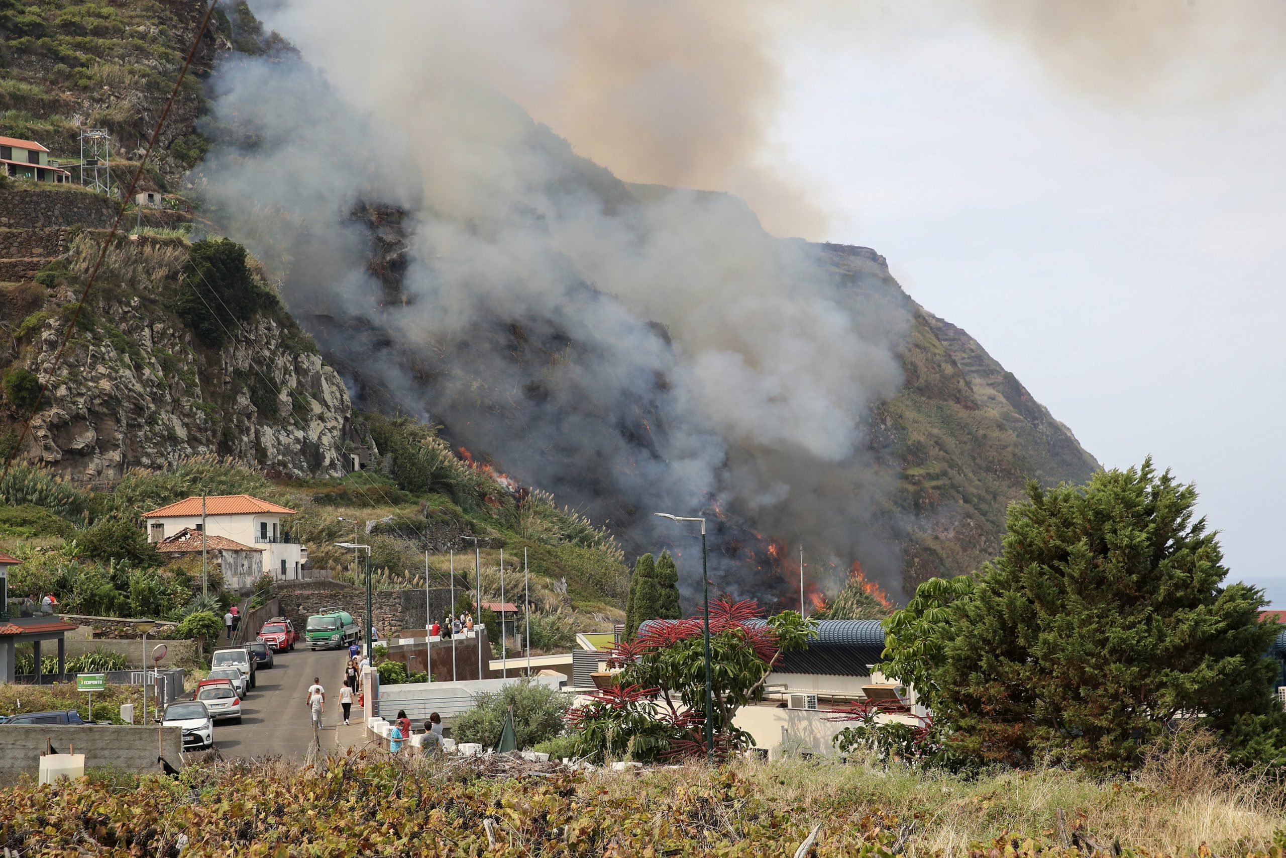 Fogos na Madeira continuam em fase de rescaldo e vigilância