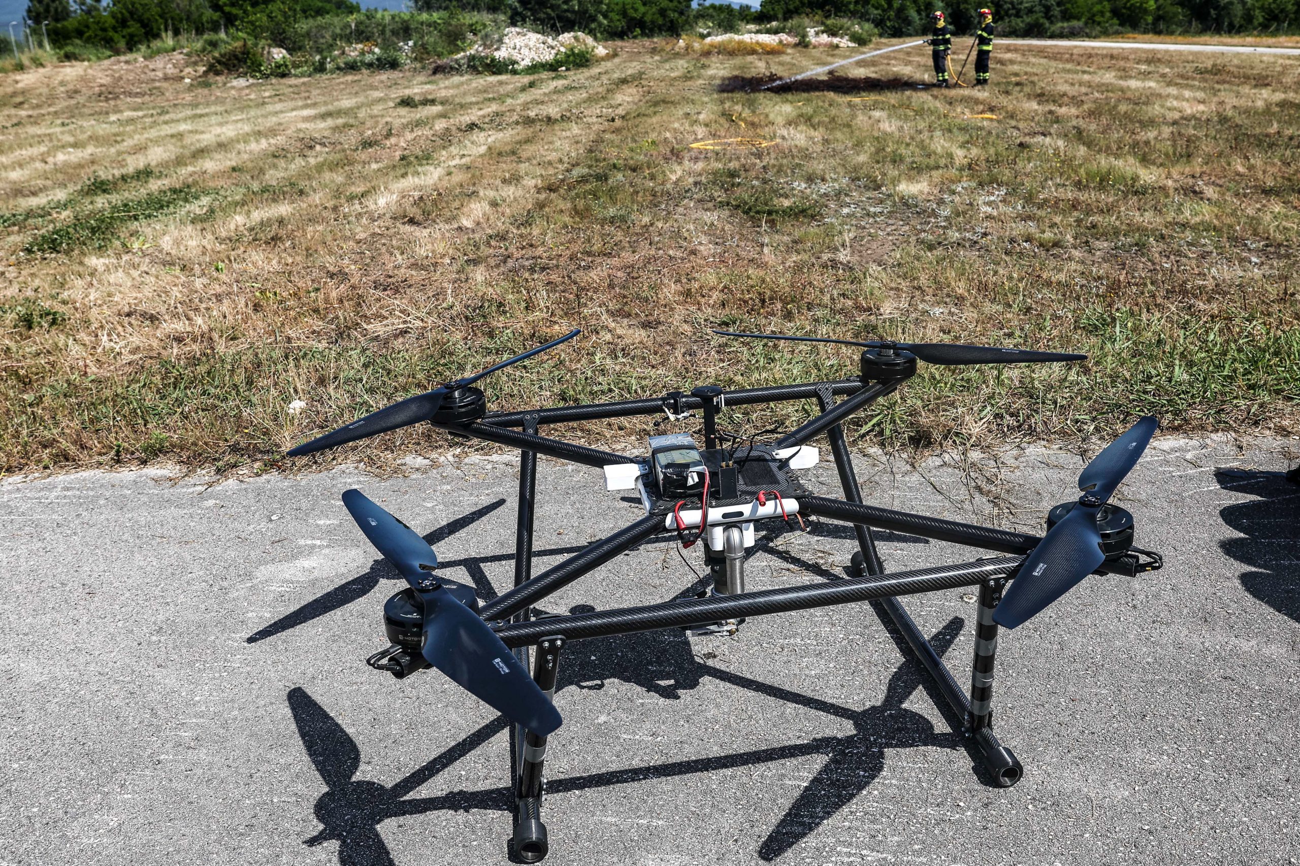 Drone atinge depósito de combustível perto do aeroporto de Sochi