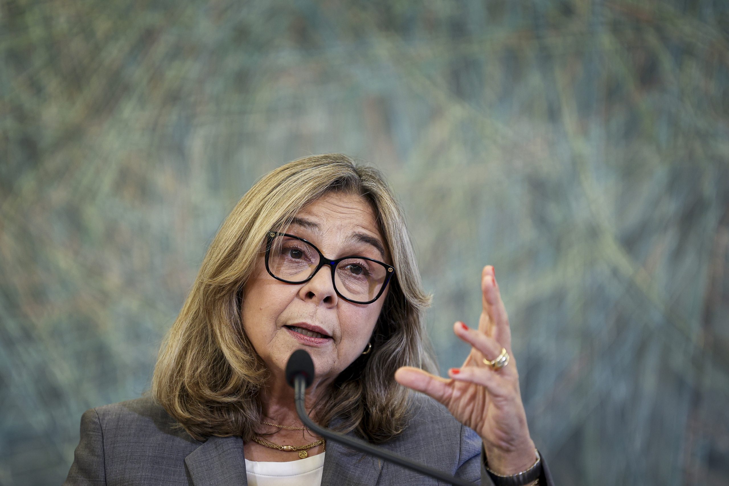 Doentes oncológicos: Ministra diz que “todos temos os mesmos números”
