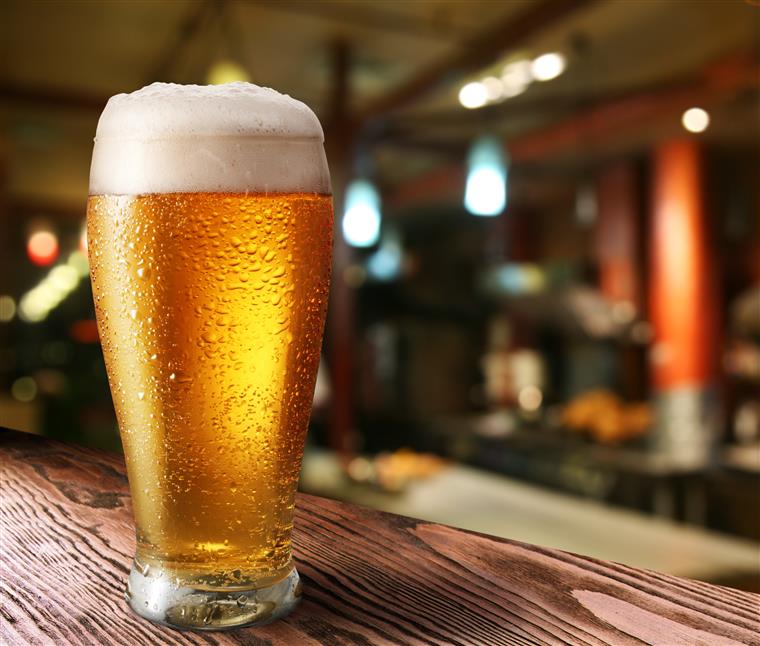 Passaram 90 anos até que os irlandeses voltassem a pedir álcool nos pubs à Sexta-Feira Santa