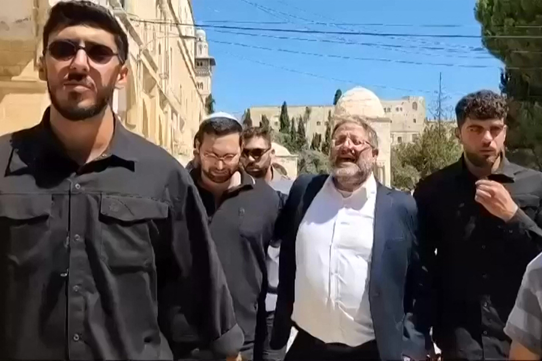Ministro israelita de extrema-direita provoca muçulmanos ao fazer oração na Esplanada das Mesquitas