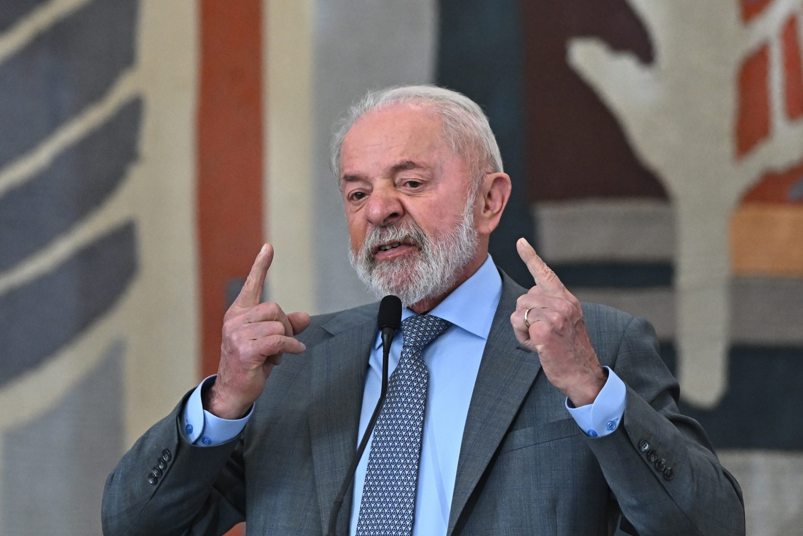 Lula oficializa candidatura a quarto mandato e diz ter “a mesma energia” dos 30 anos