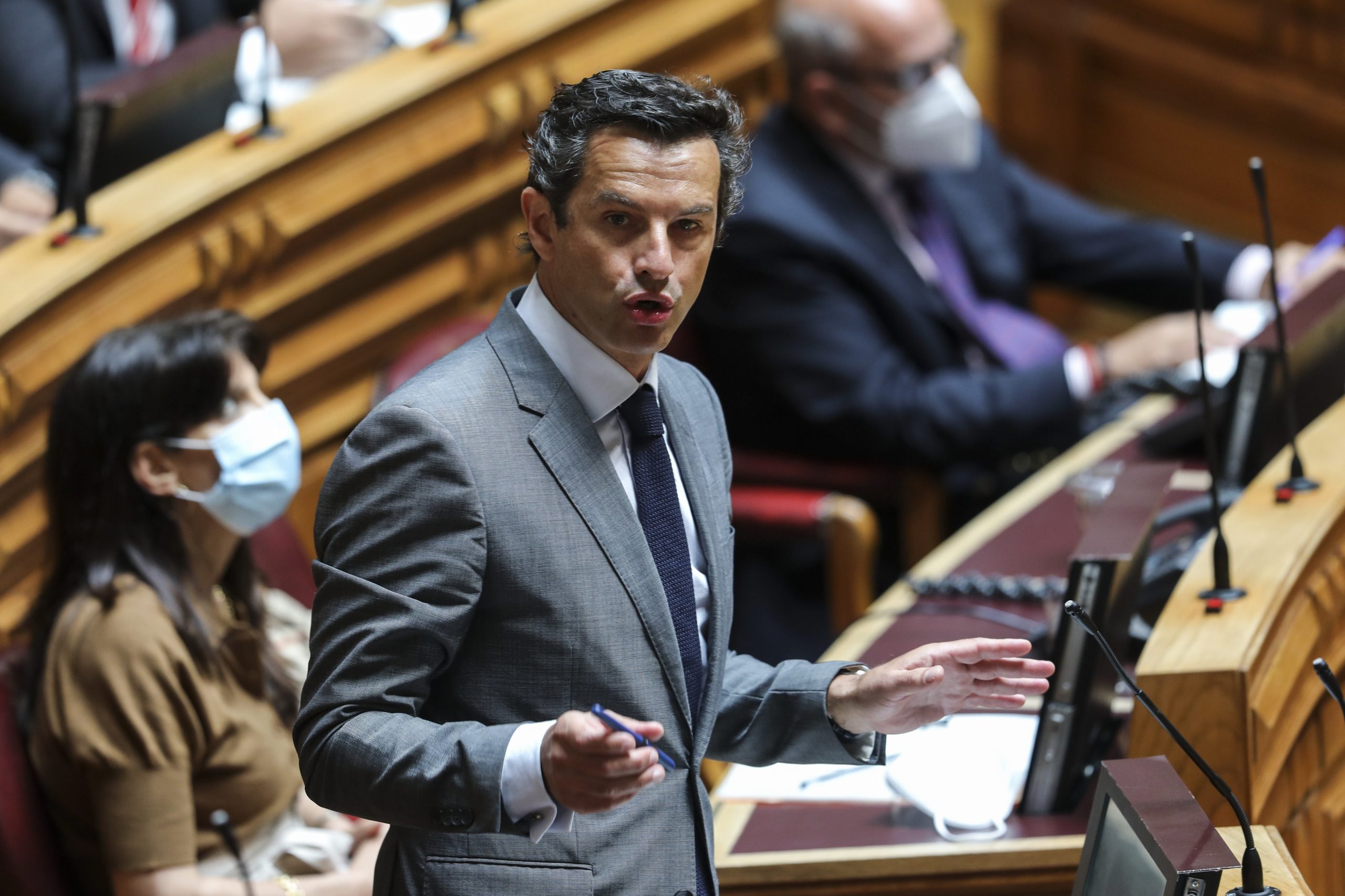 PSD acusa Governo de não cumprir lei para reduzir portagens em 50%