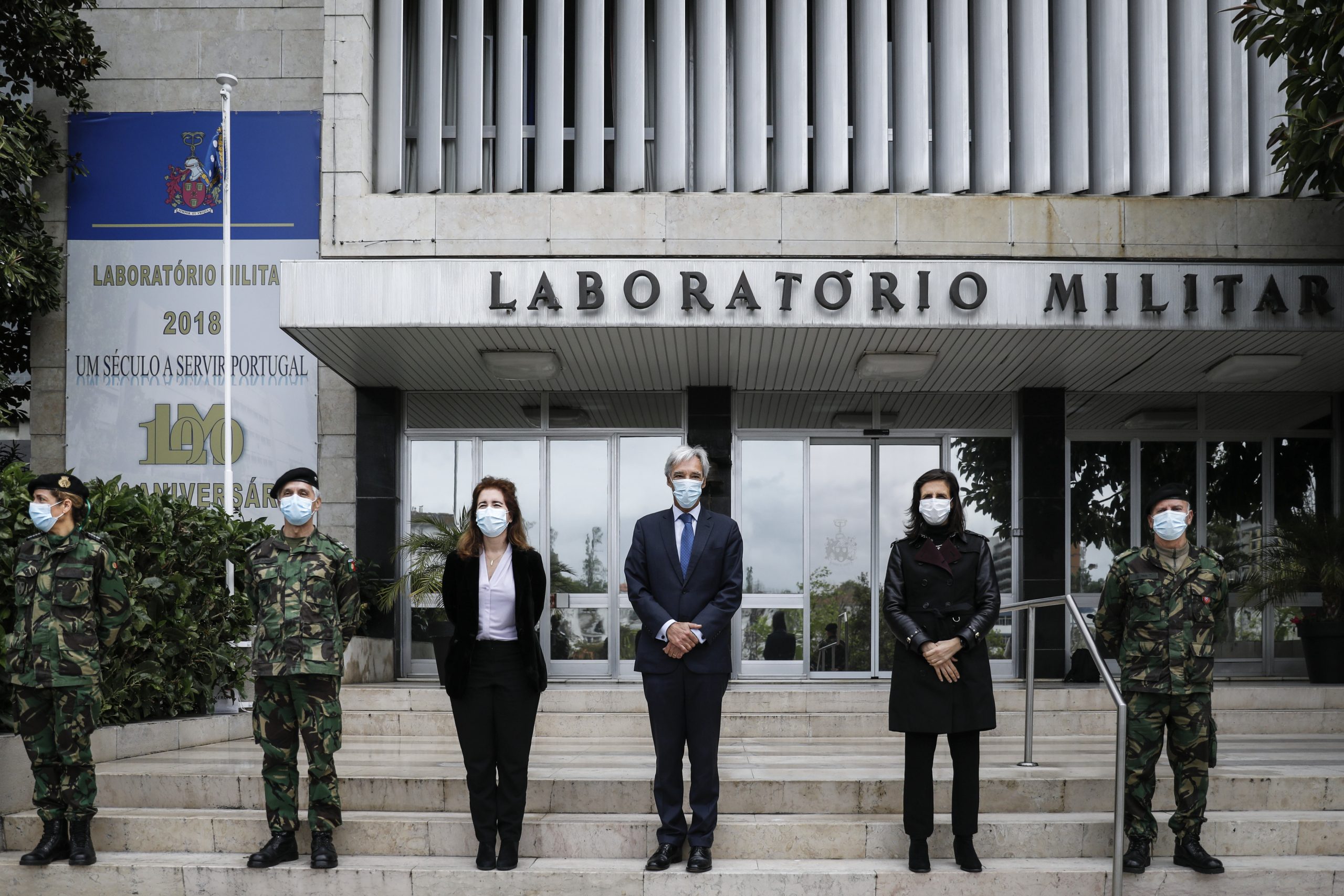 Covid-19: Laboratório Militar quadruplicou produção diária de gel desinfetante