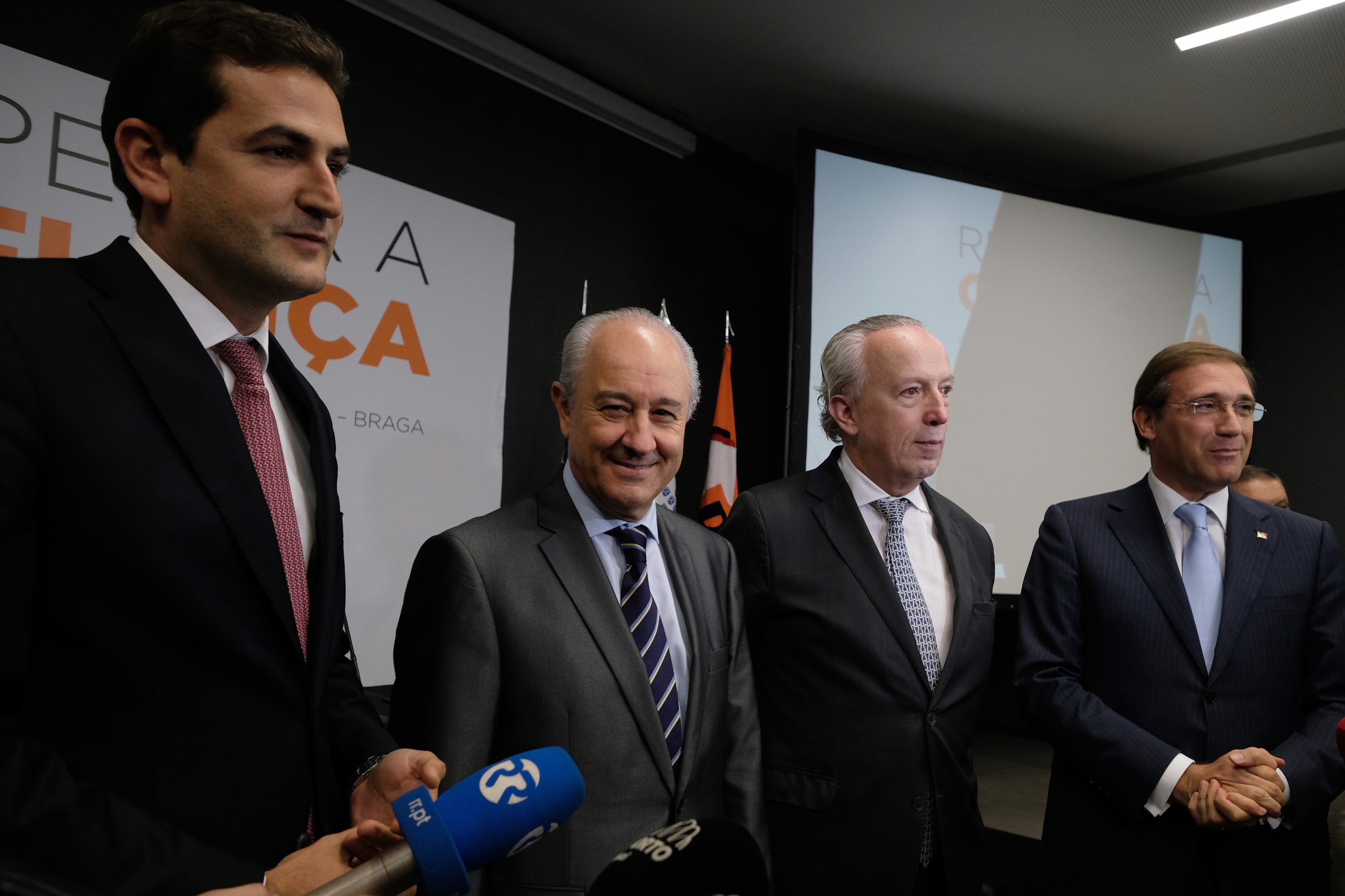 PSD: Rui Rio prevê gastar 90.000 euros na campanha interna, Santana Lopes 70.300