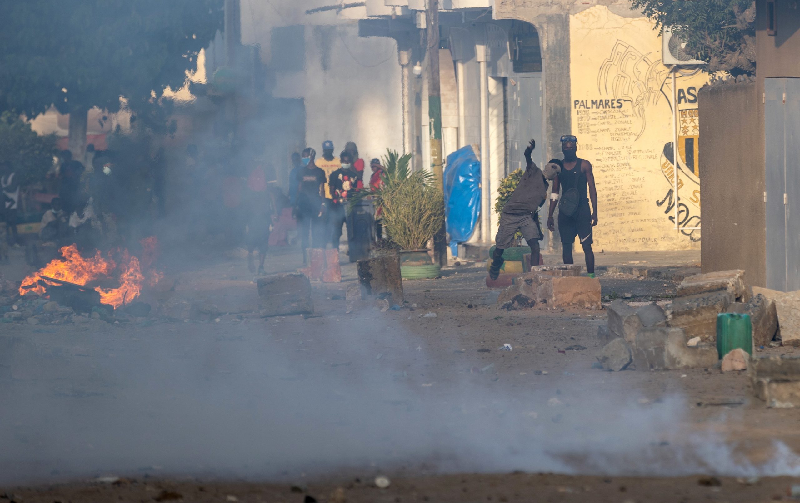 Votação em Dacar, no Senegal, adiada devido aos confrontos