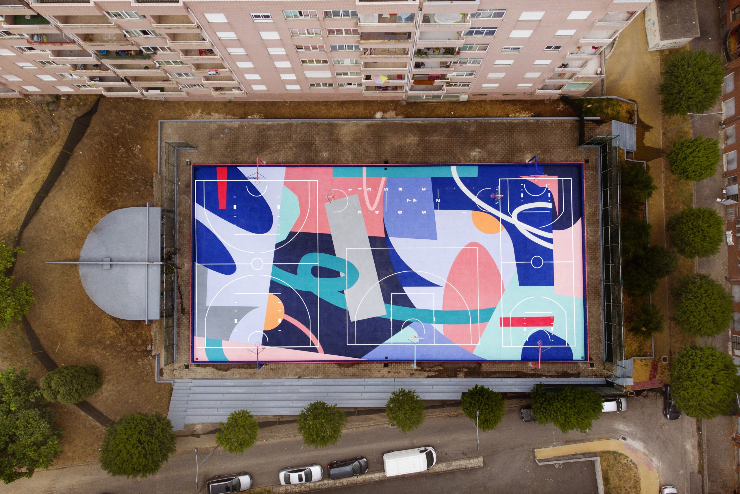O maior campo de basquetebol de rua na Europa fica em Portugal – e é uma peça de arte urbana