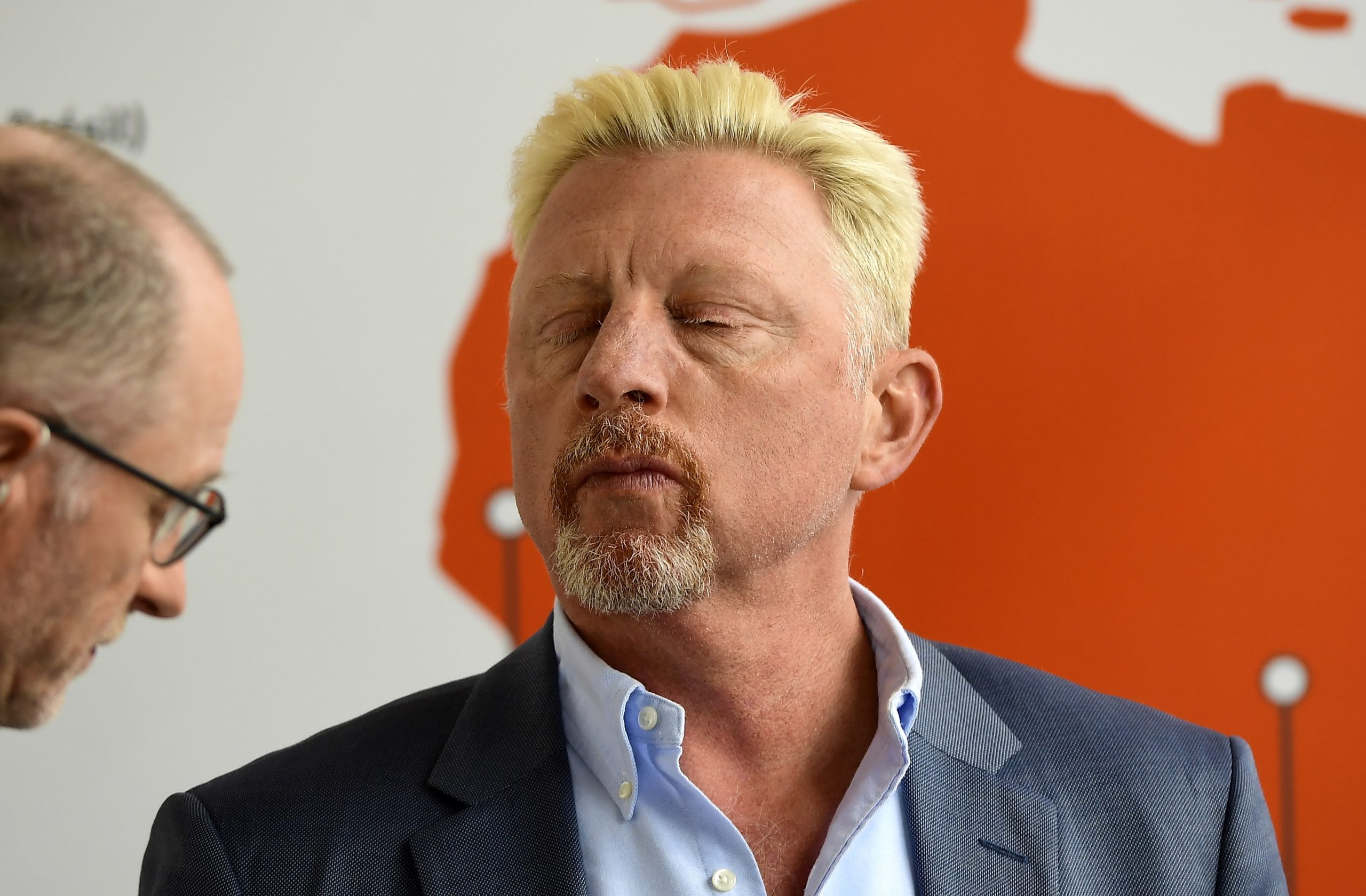 Boris Becker arrecada 765 mil euros com venda de troféus para pagar dívidas